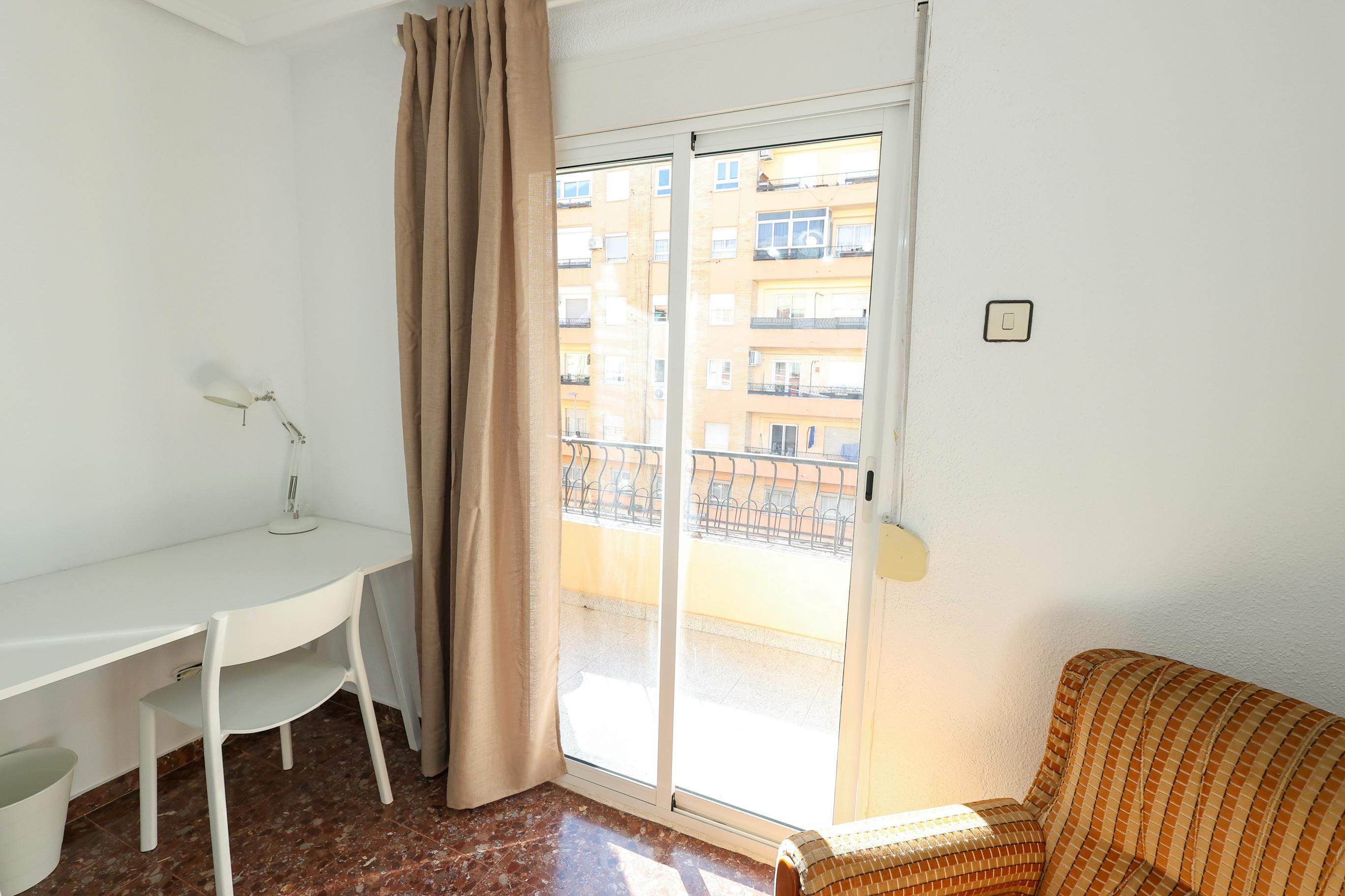 Carrer de Ramiro de Maeztu, Valencia Valencia