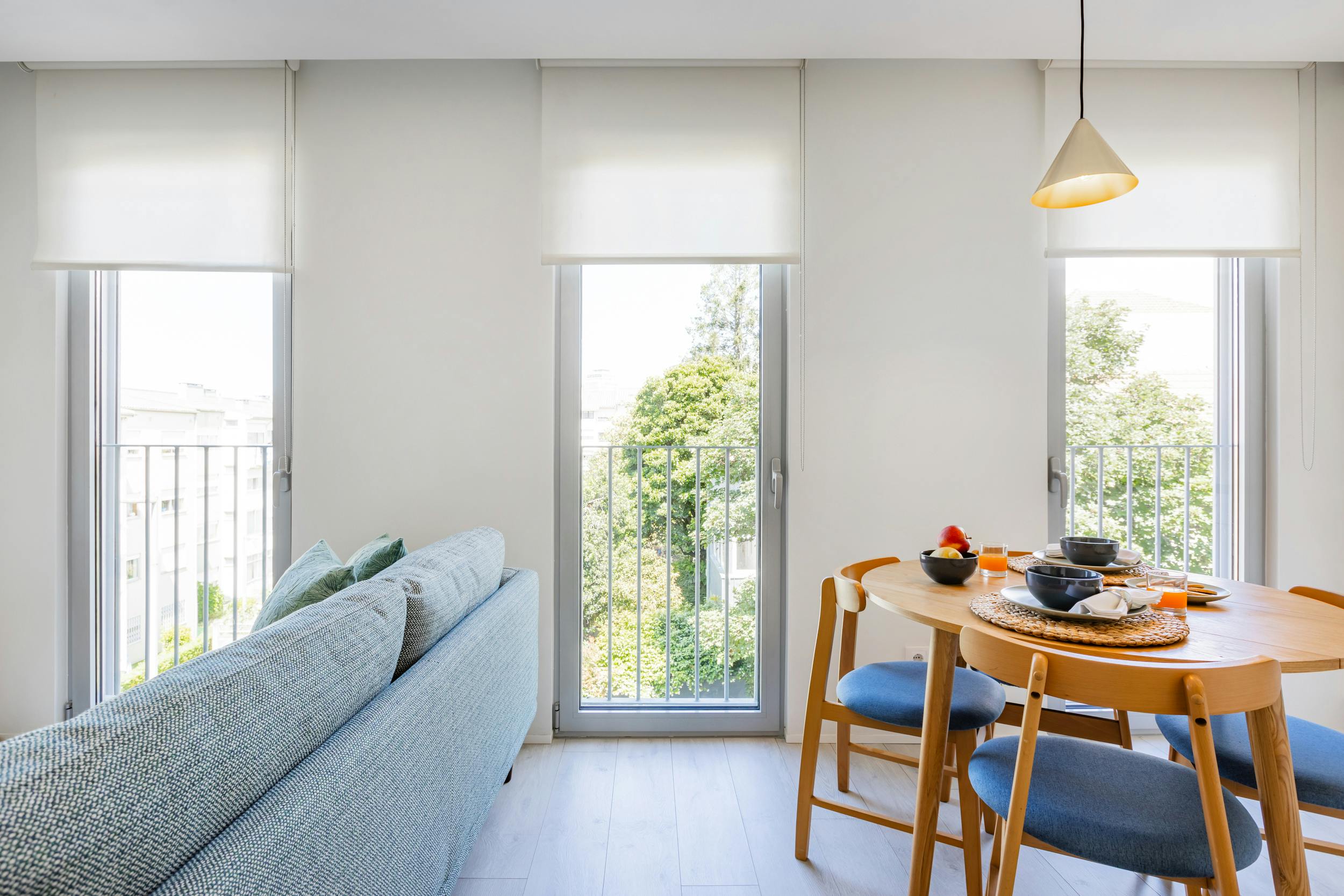 Studio for rent for €10,000 per month in Porto, Rua do Abade de Baçal