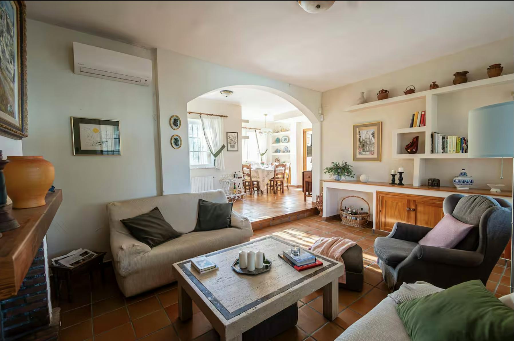 House for rent for €2,300 per month in Las Gabias, Calle Río Danubio