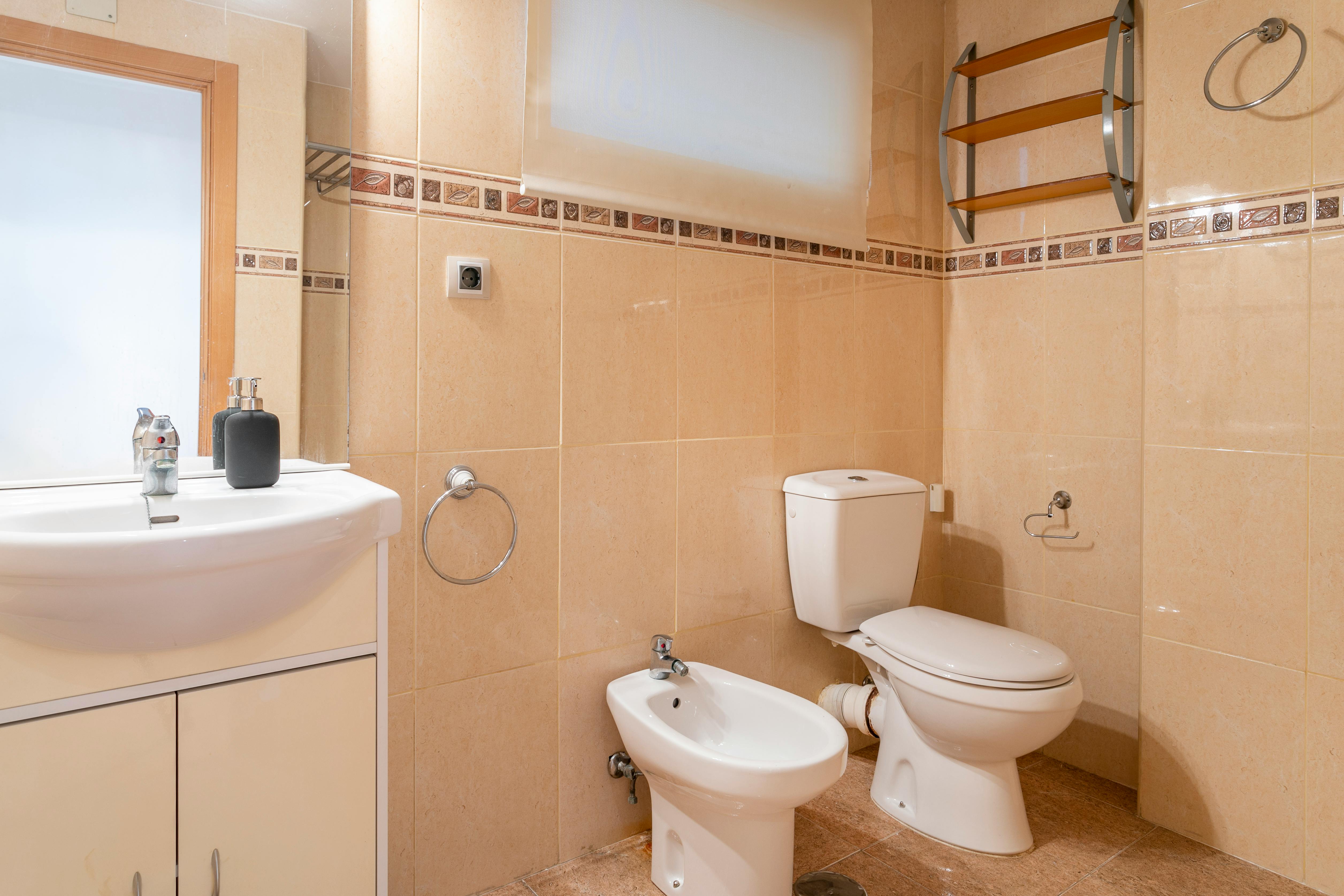 Apartment Alicante (Alacant), 1 bed, 6m² — photo 16