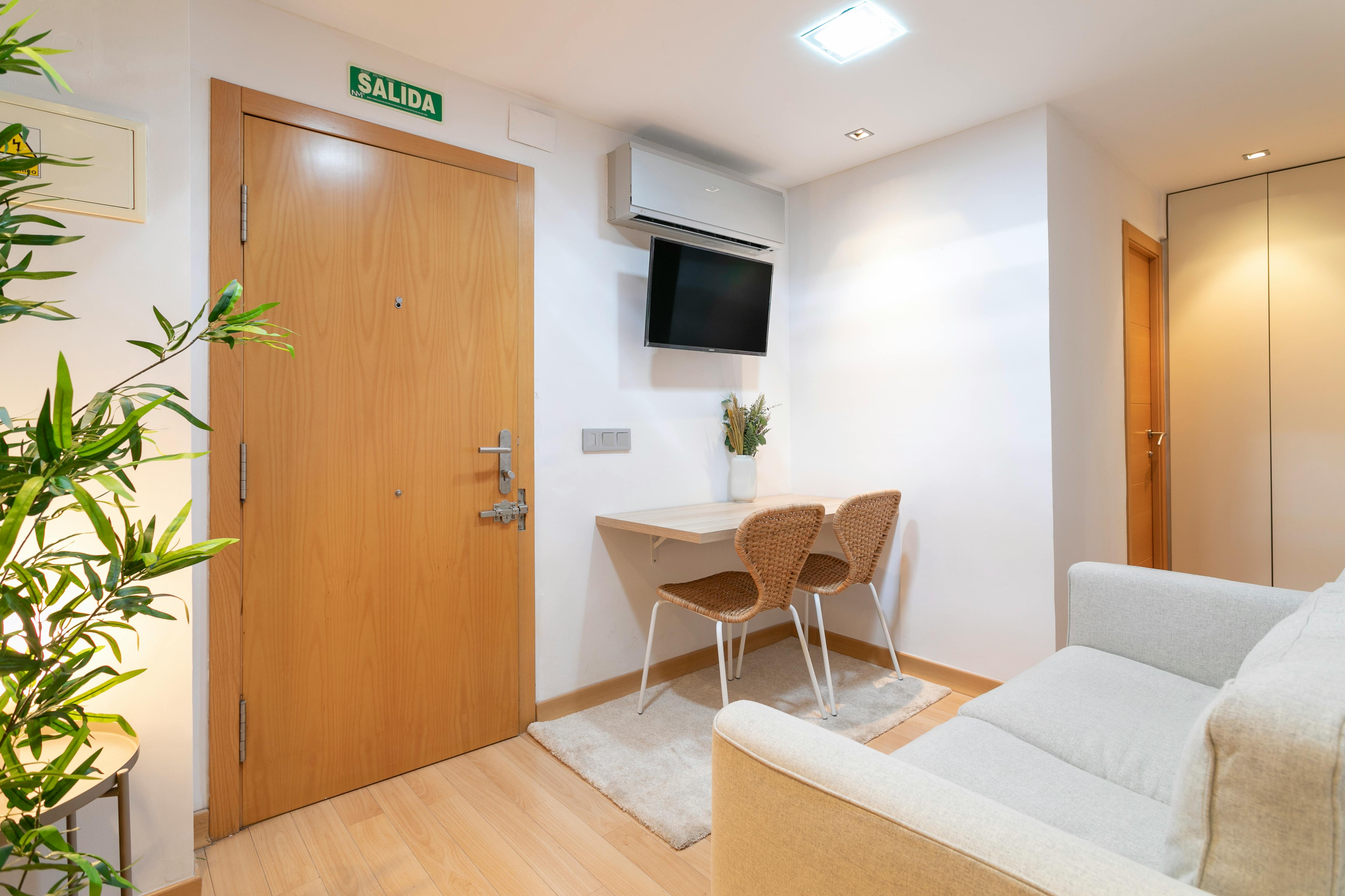 Apartment Alicante (Alacant), 1 bed, 6m² — photo 6