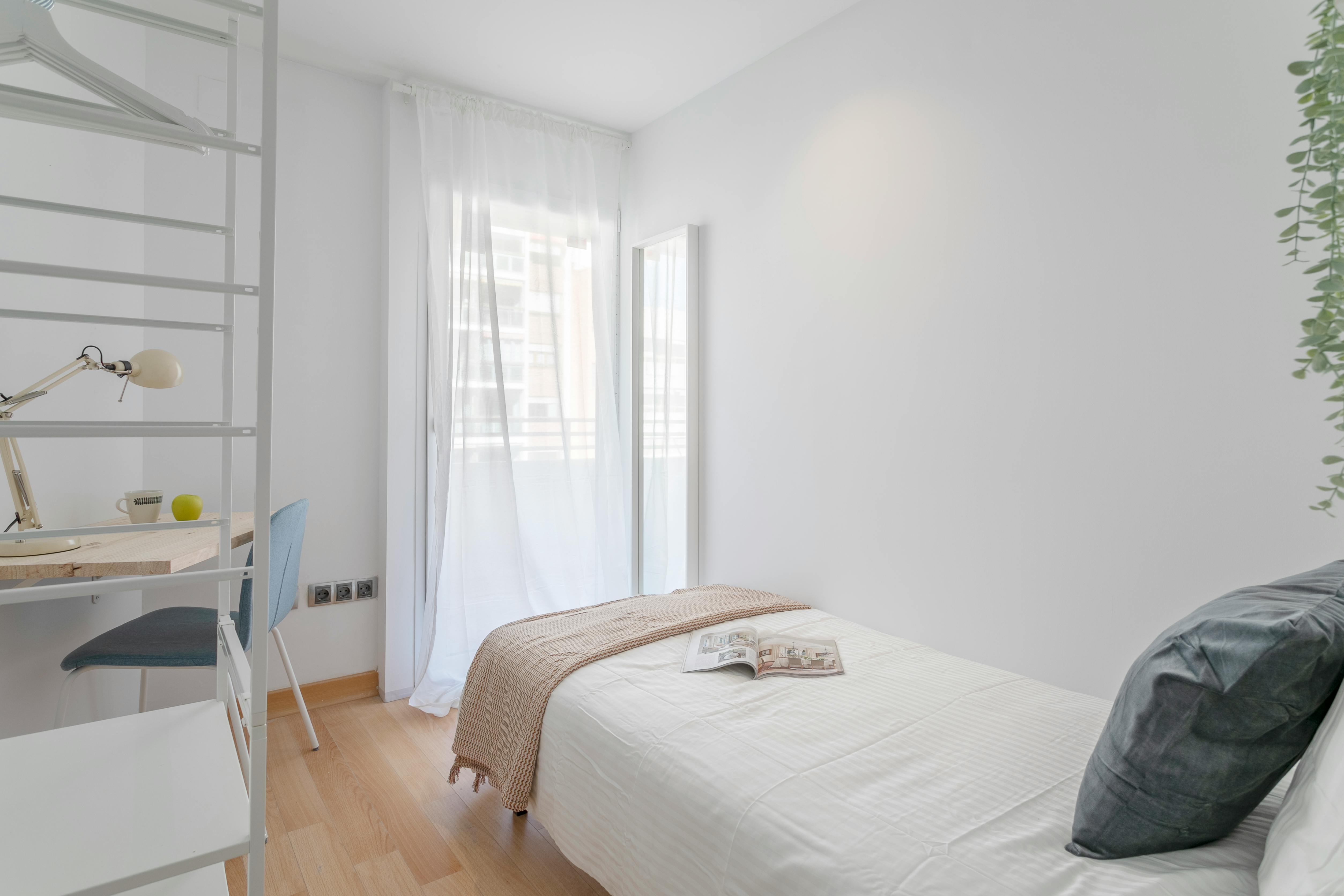 Apartment Alicante (Alacant), 1 bed, 6m² — photo 14