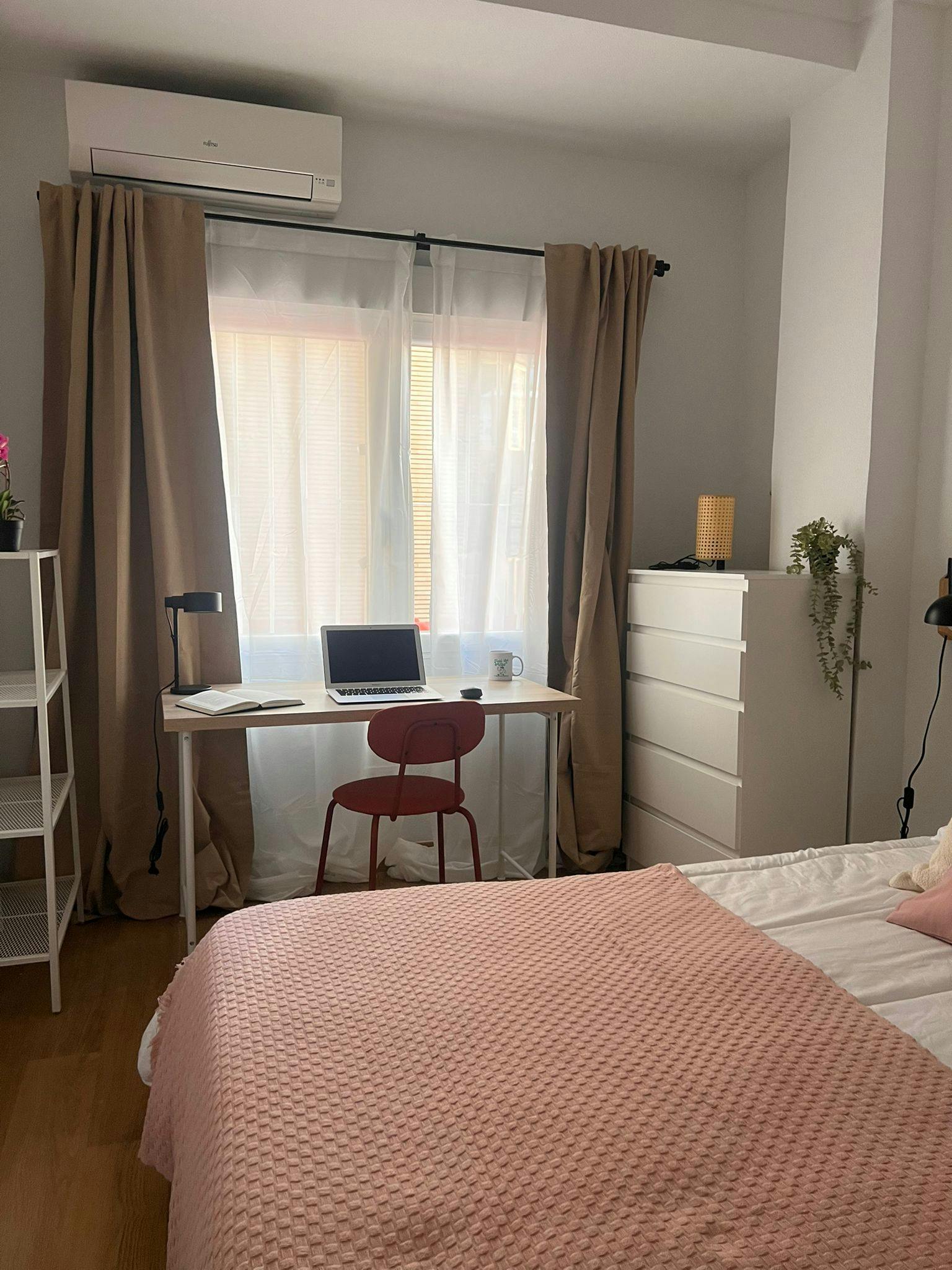 Calle de Guzmán el Bueno, Madrid preview