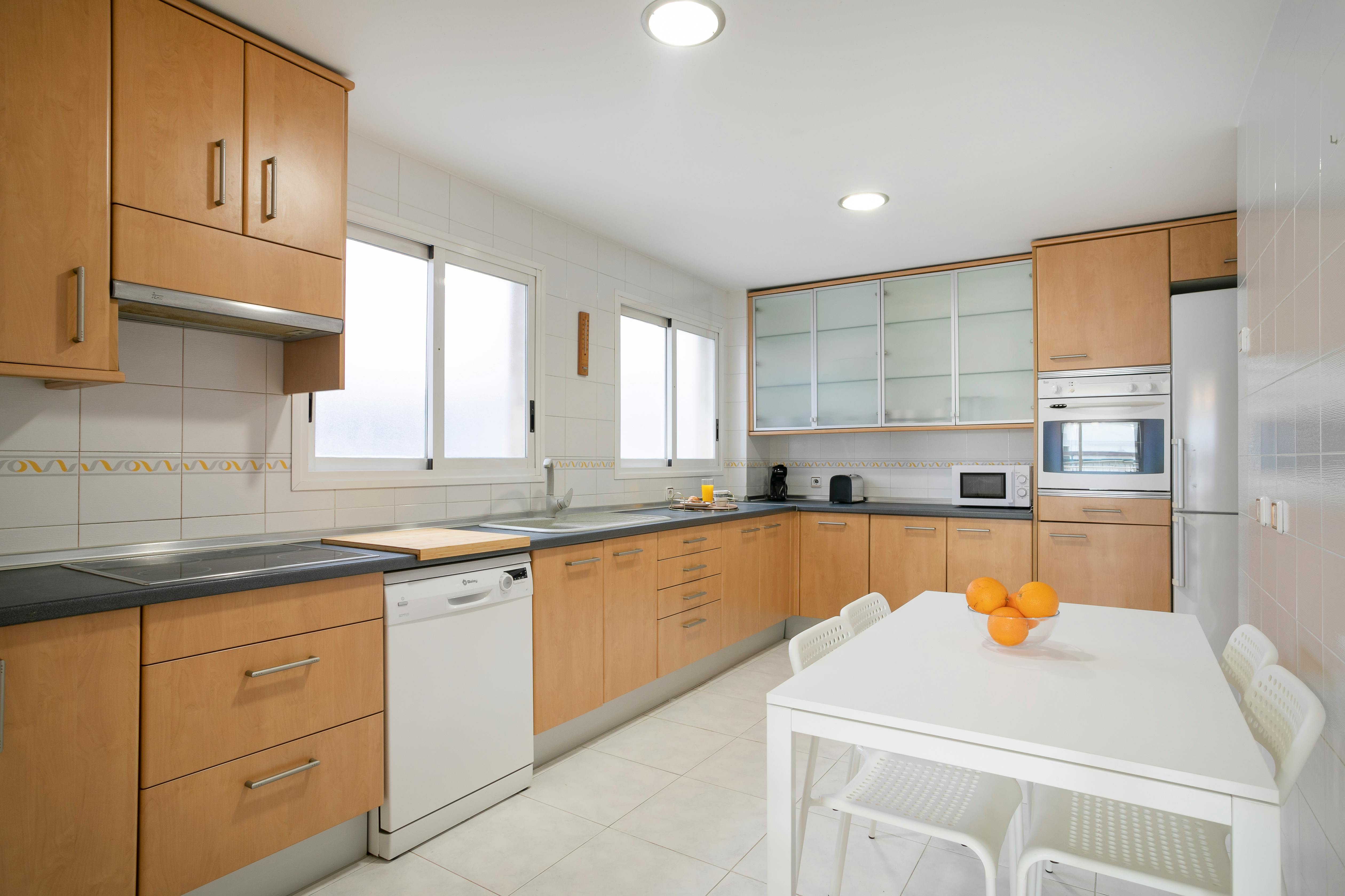 Apartment Alicante (Alacant), 1 bed, 18m² — photo 4