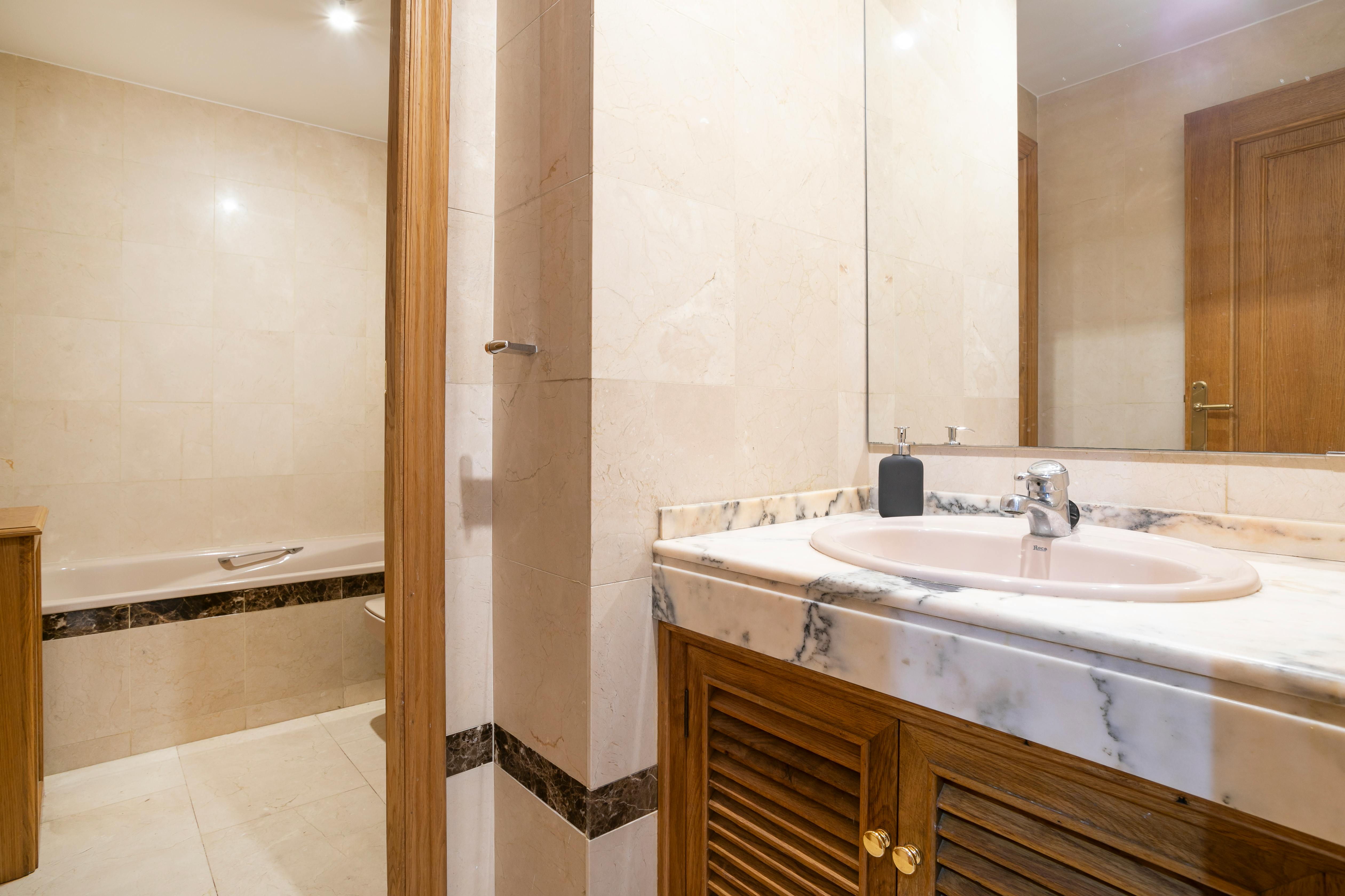 Apartment Alicante (Alacant), 1 bed, 18m² — photo 1