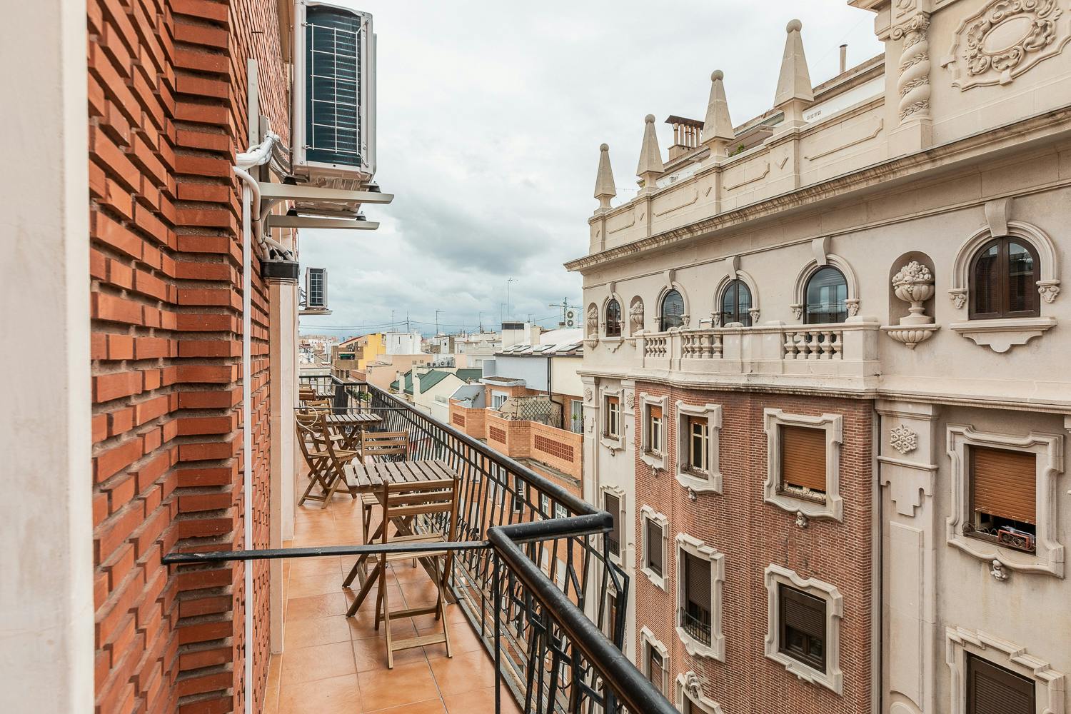 Apartment Valencia, 1 bed, 10m² — photo 4