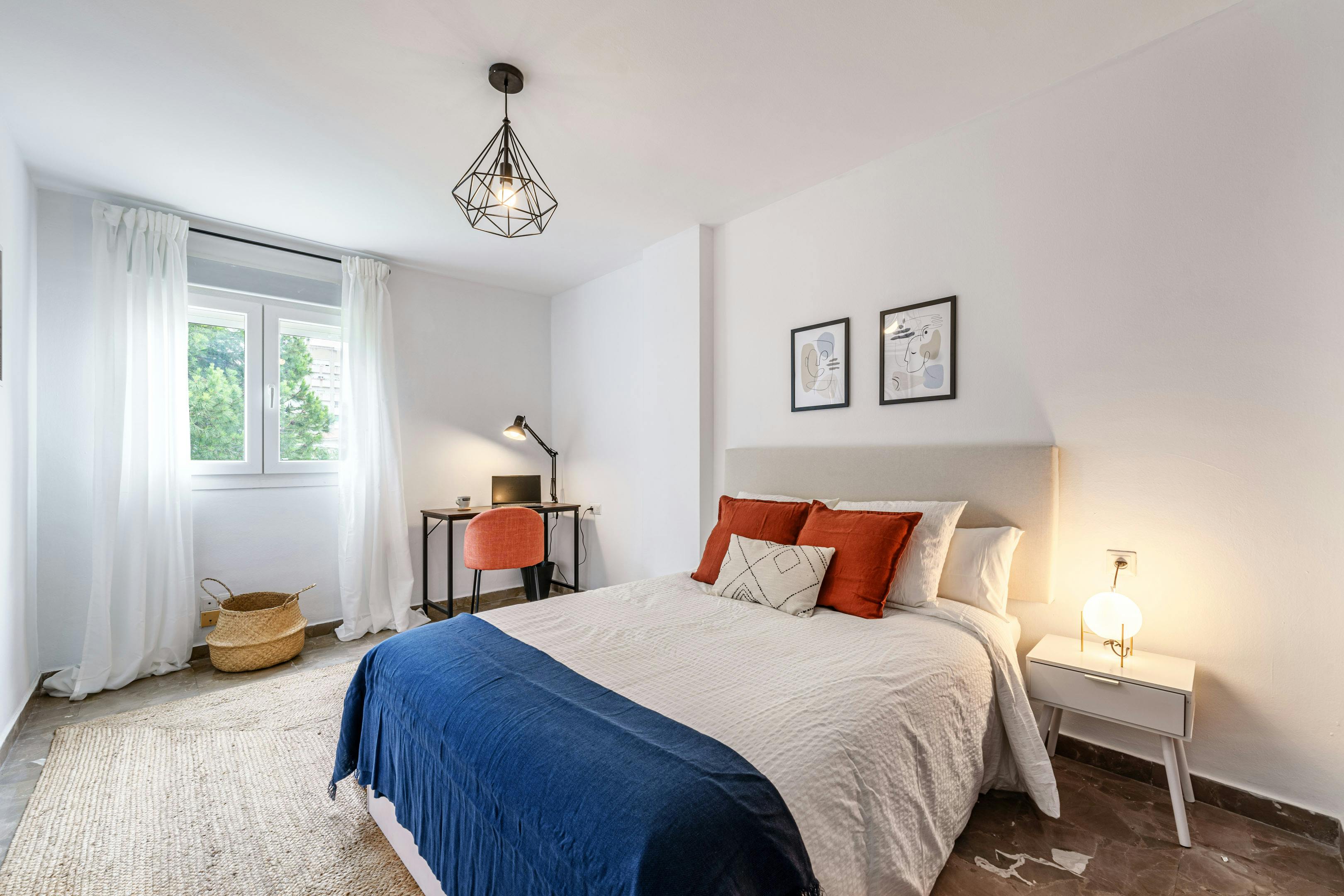 Private room for rent for €600 per month in Málaga, Calle Fernández Fermina