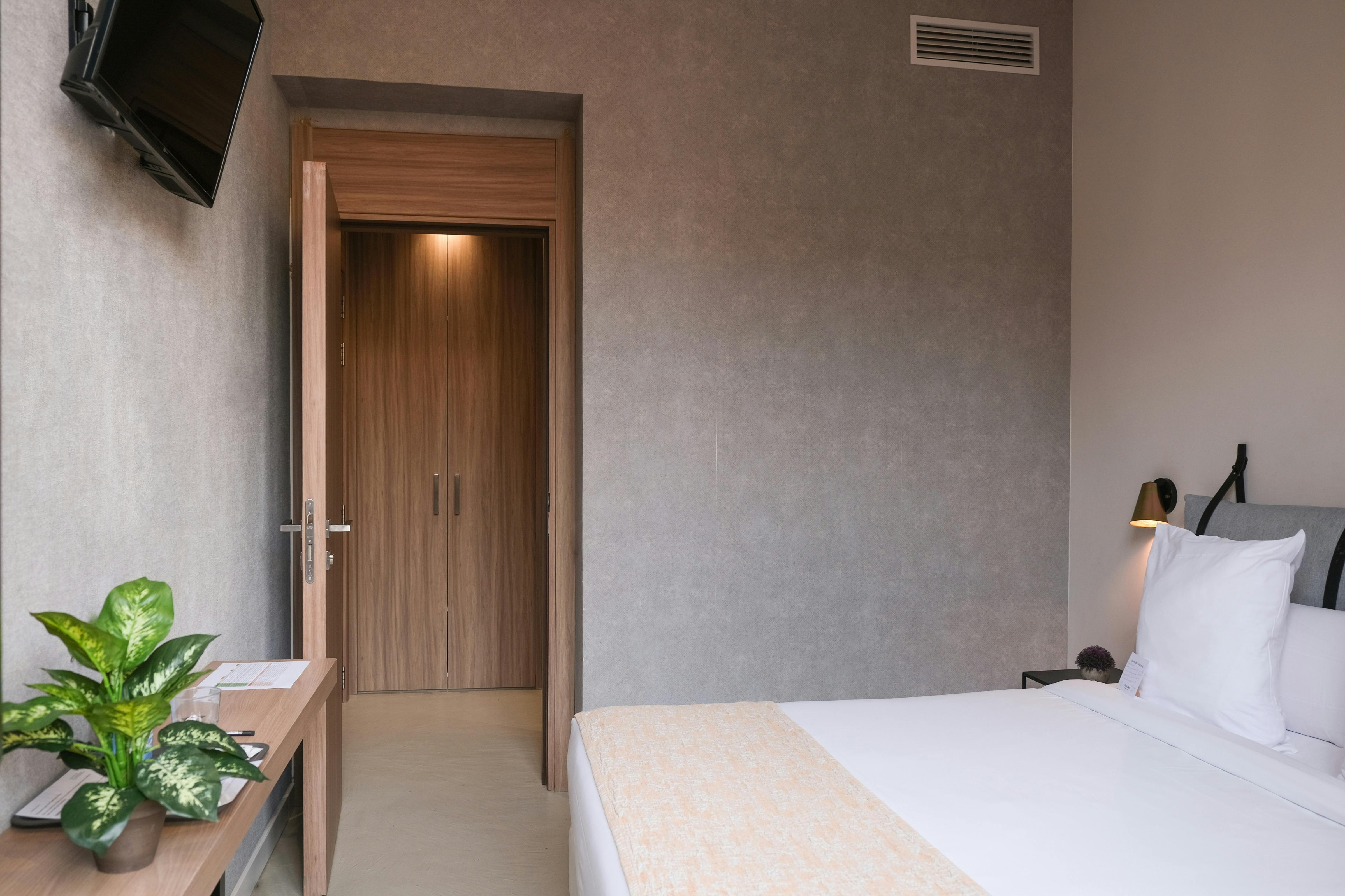 Shared room for rent for €850 per month in Barcelona, Carrer Nou de Sant Francesc