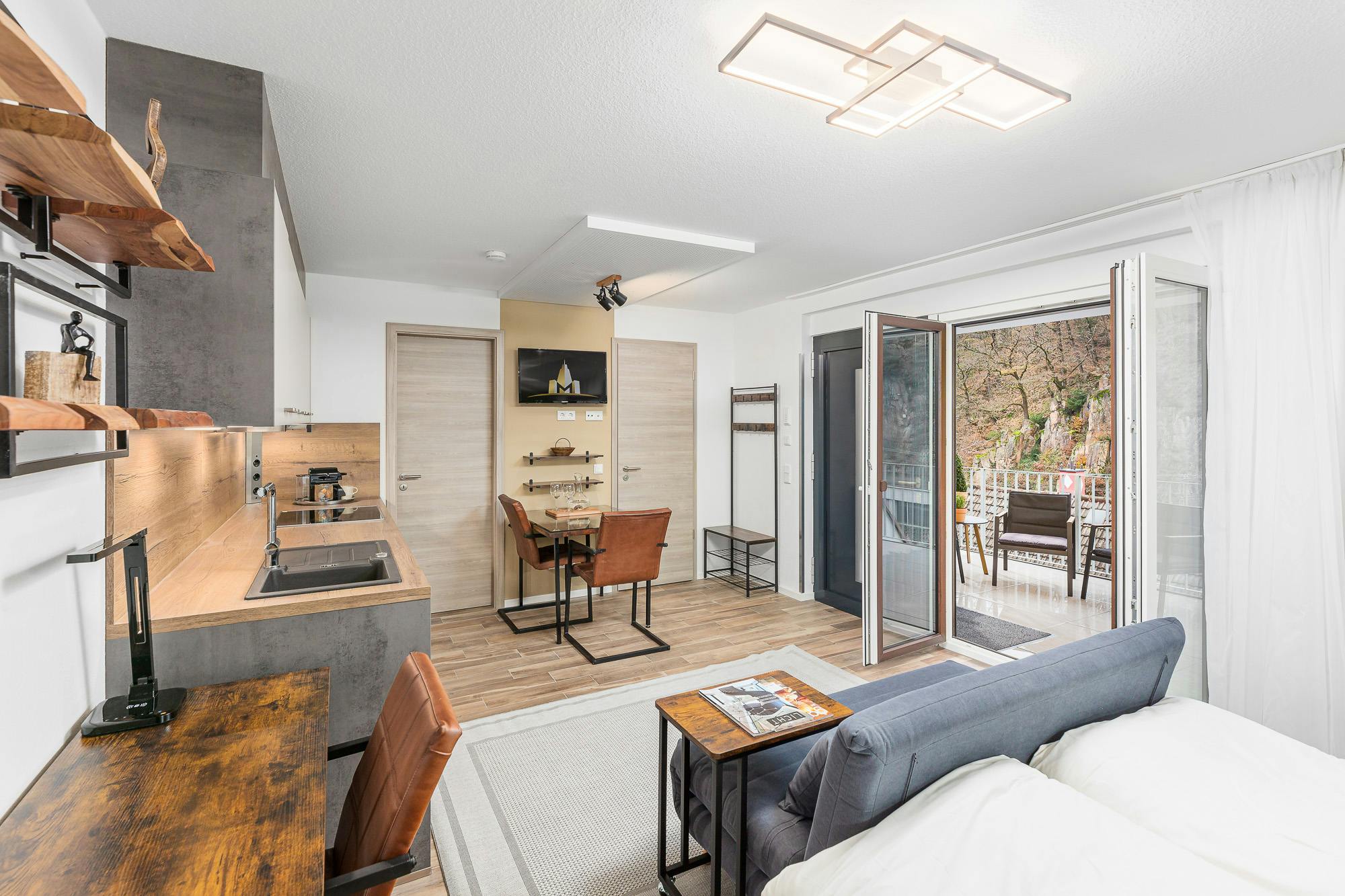 Studio zu mieten für 1.750 € pro Monat in Heidelberg, Ezanvillestraße