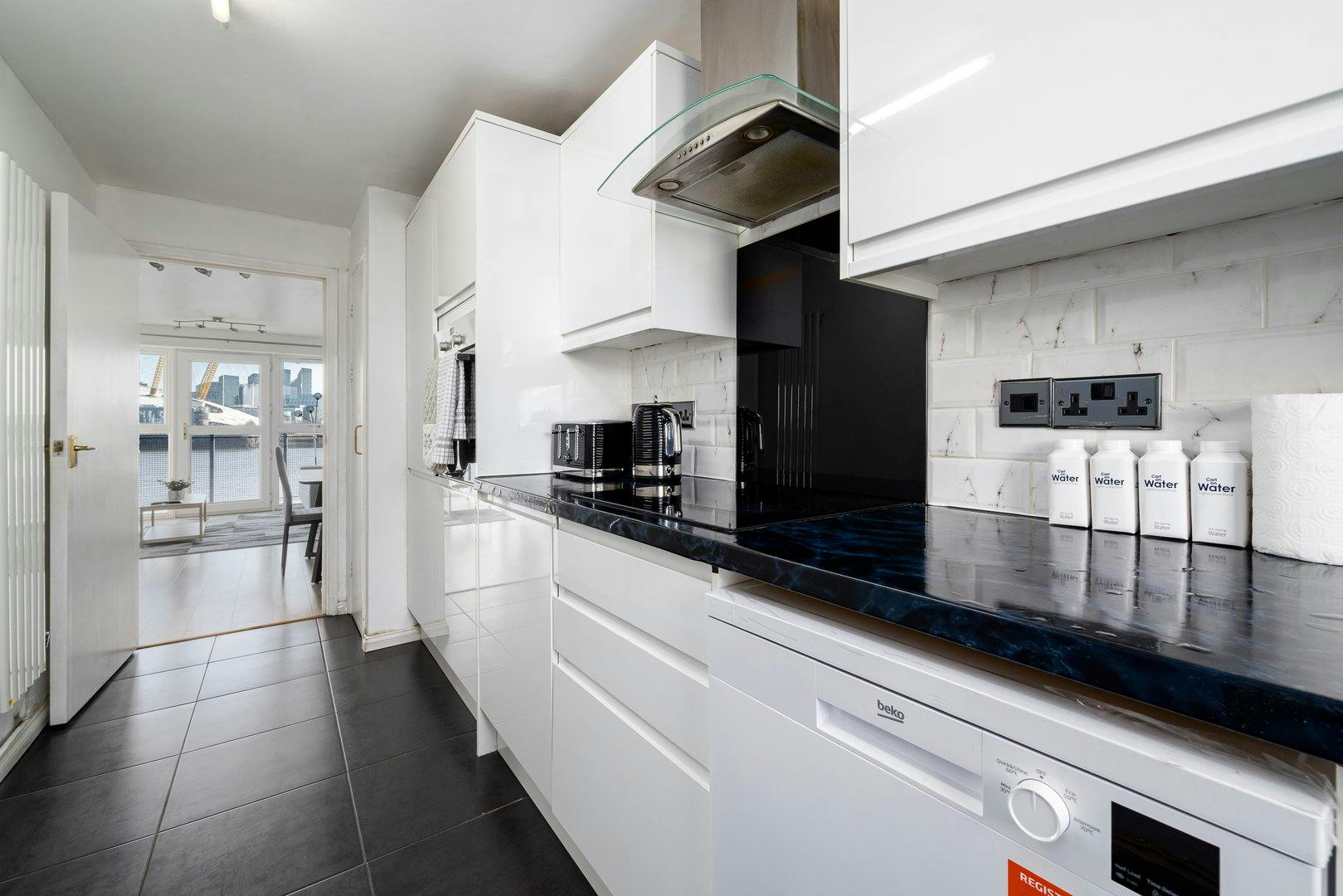 Apartment London, 2 beds — photo 11