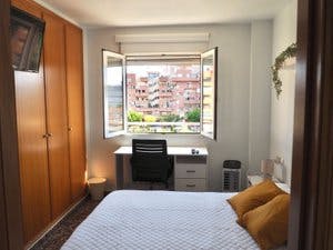 Private room for rent for €600 per month in Valencia, Carrer de Vicente la Roda