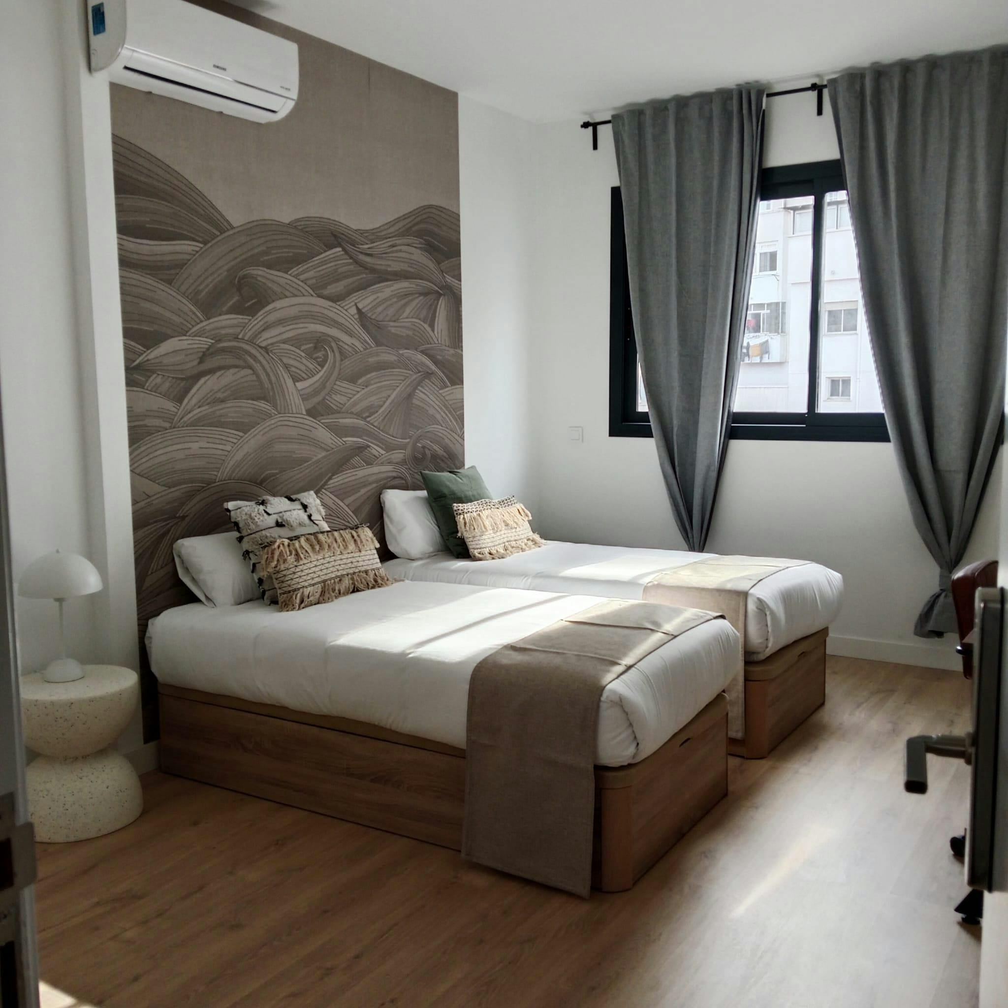 Private room for rent for €1 per month in Málaga, Calle Bresca