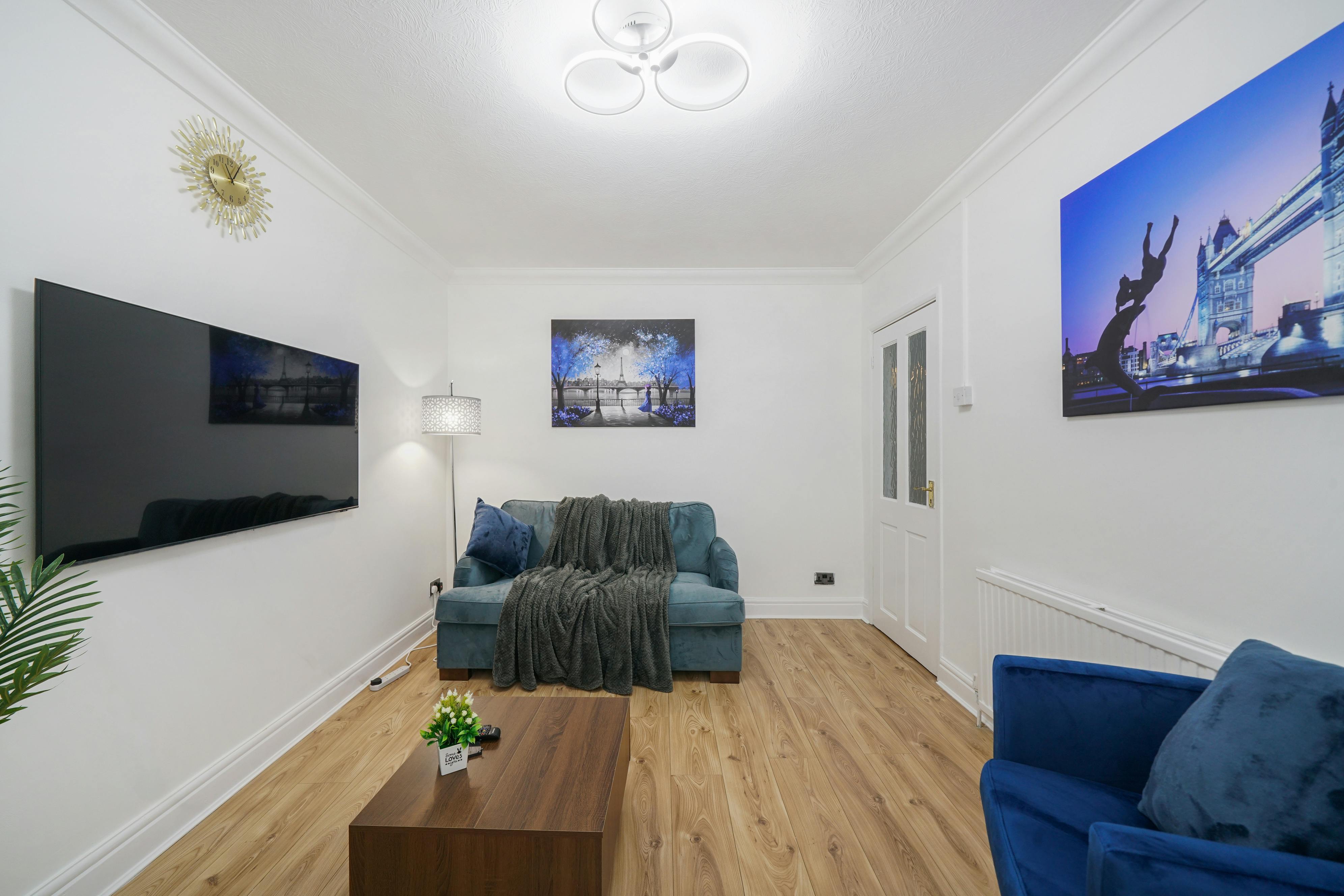 House for rent for €7,113 per month in London, Northumberland Avenue