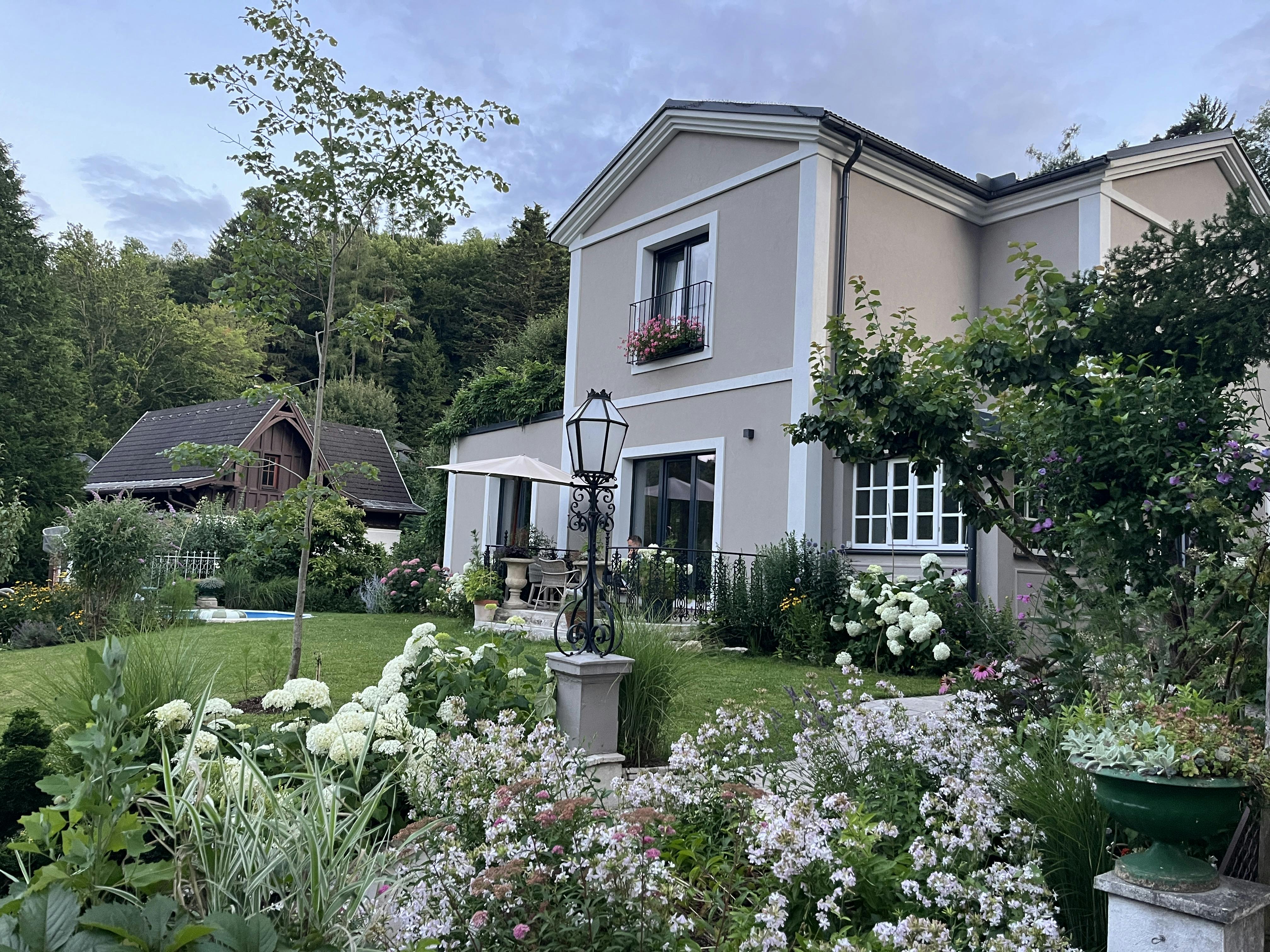 House for rent for €2,200 per month in Neuhaus, Wolzogenstraße