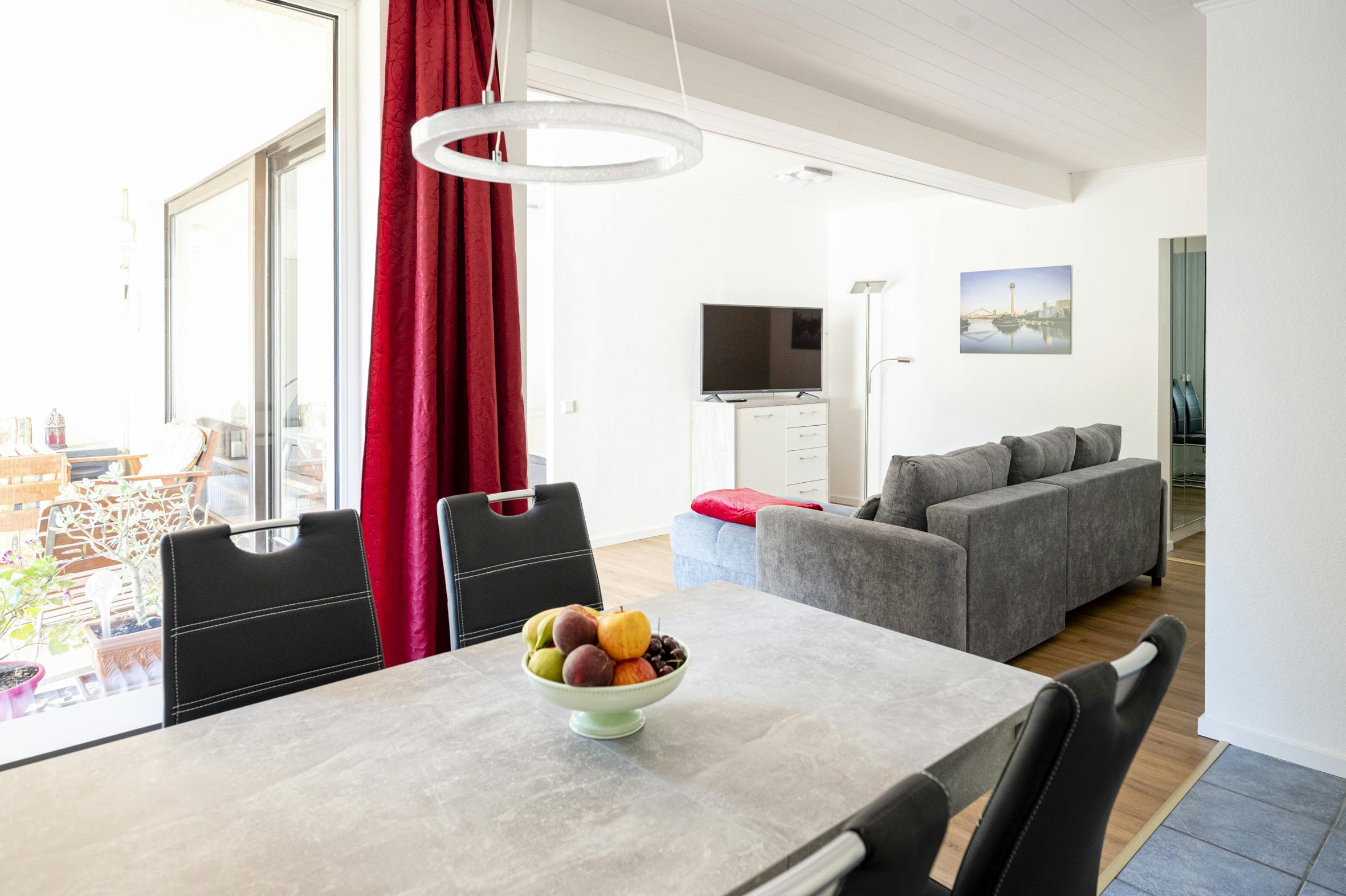 Wohnung zu mieten für 1.900 € pro Monat in Düsseldorf, Further Straße