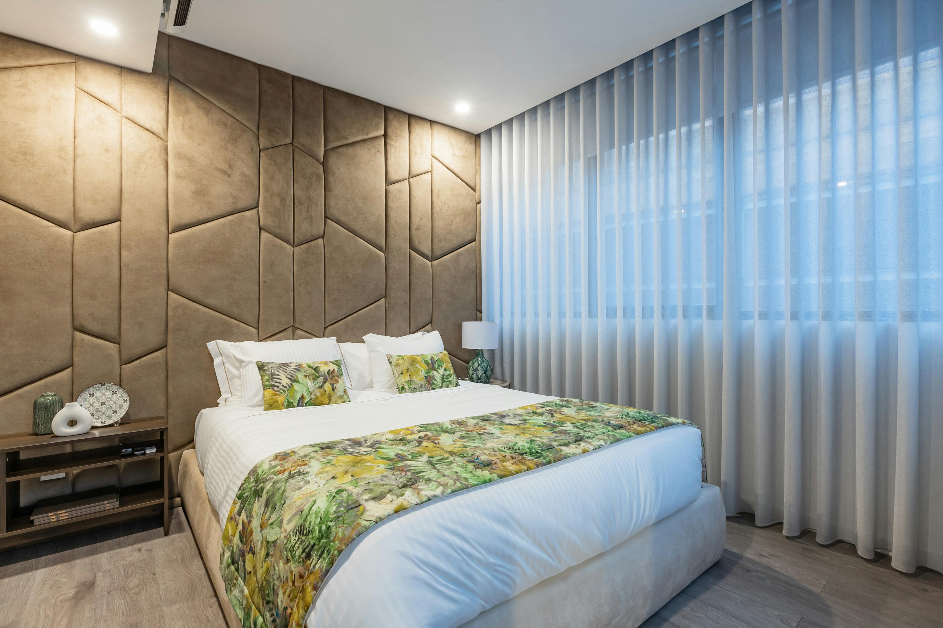 Studio for rent for €2,780 per month in Porto, Rua Engenheiro António de Almeida