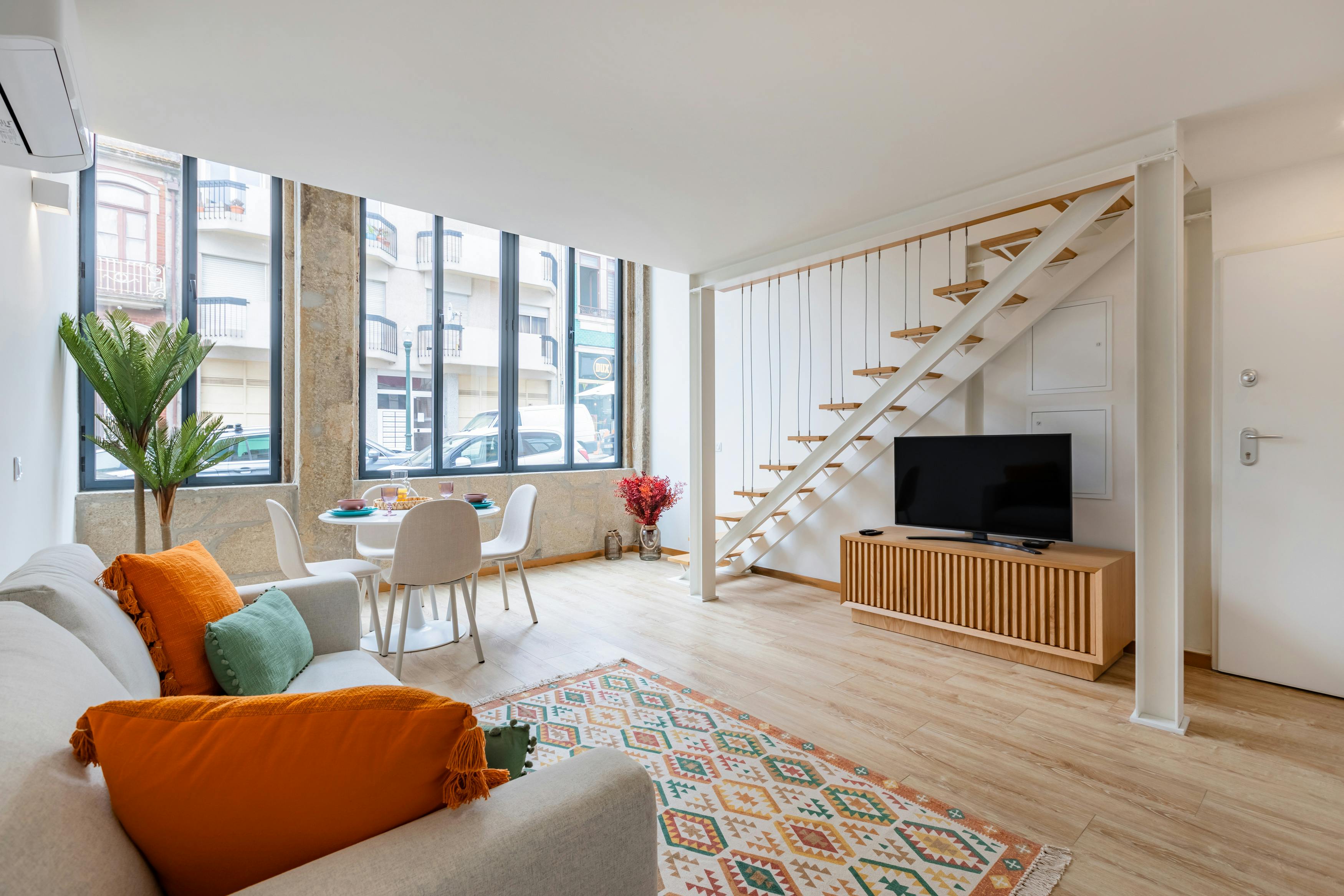 Apartment for rent for €10,000 per month in Porto, Rua do Duque de Saldanha