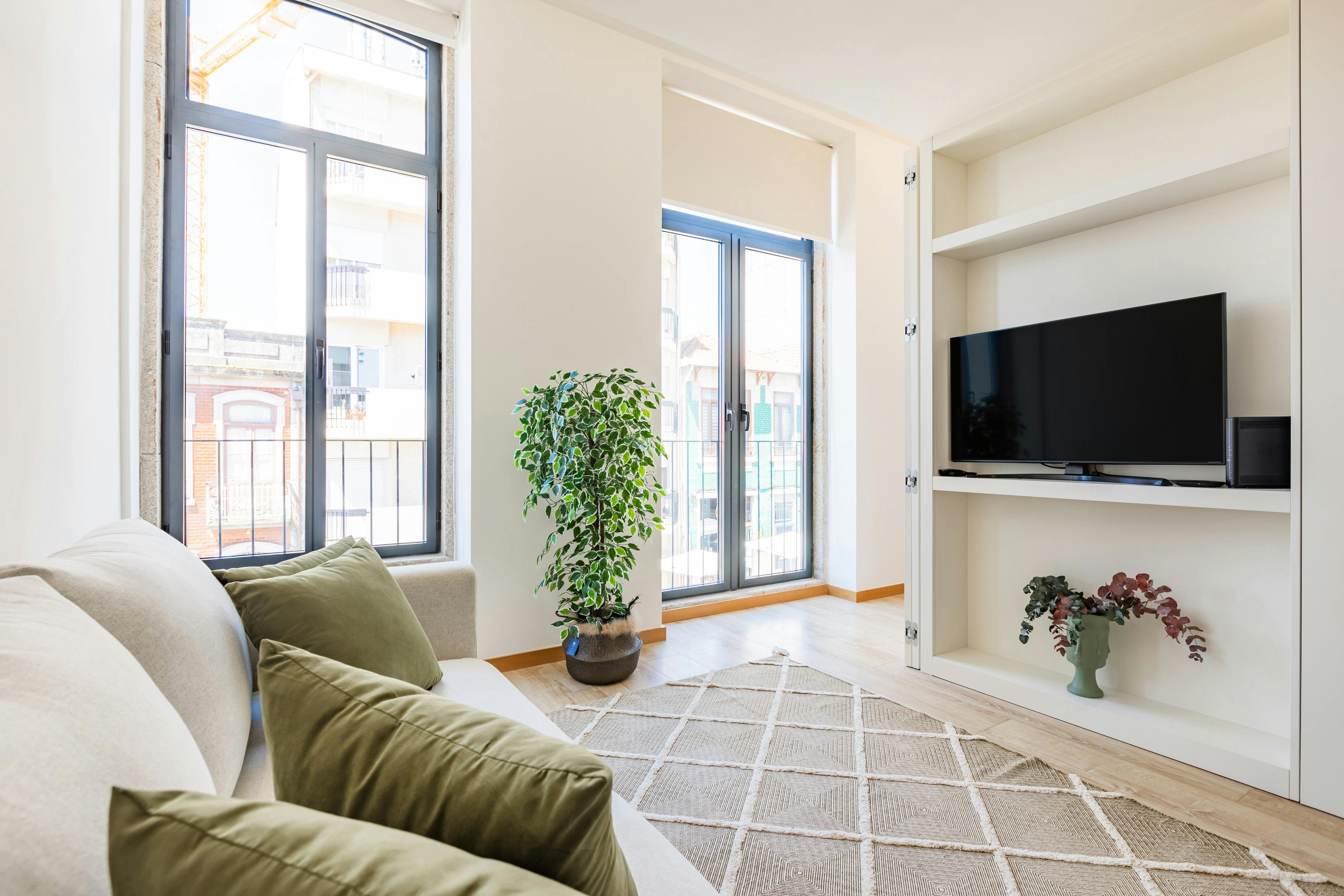 Apartment for rent for €10,000 per month in Porto, Rua do Duque de Saldanha