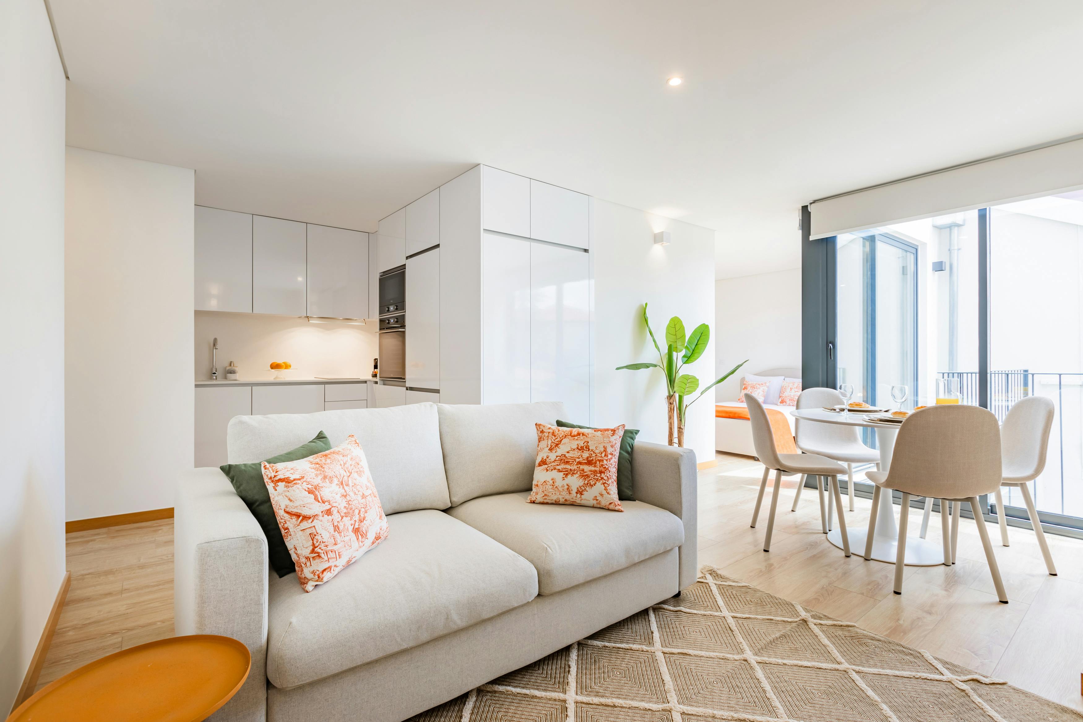 Apartment for rent for €10,000 per month in Porto, Rua do Duque de Saldanha