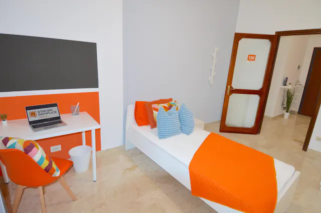 Private room in Via Pietro Giardini, Modena (1597119) room image 2