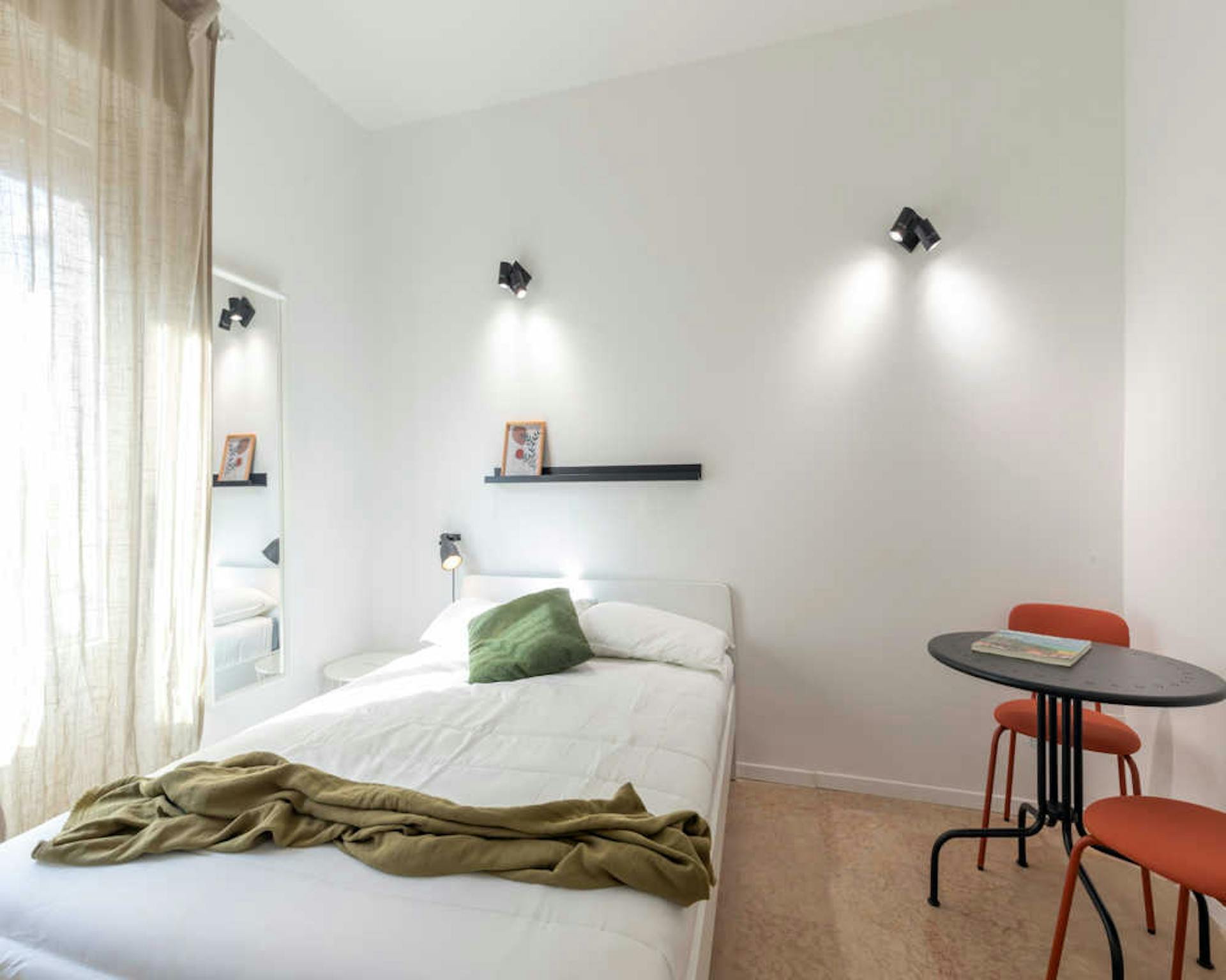 Viale Carlo Espinasse, Milan preview