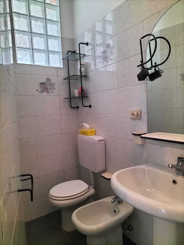 1-Bedroom Apartment in Via Onorato Vigliani, Turin room image 3