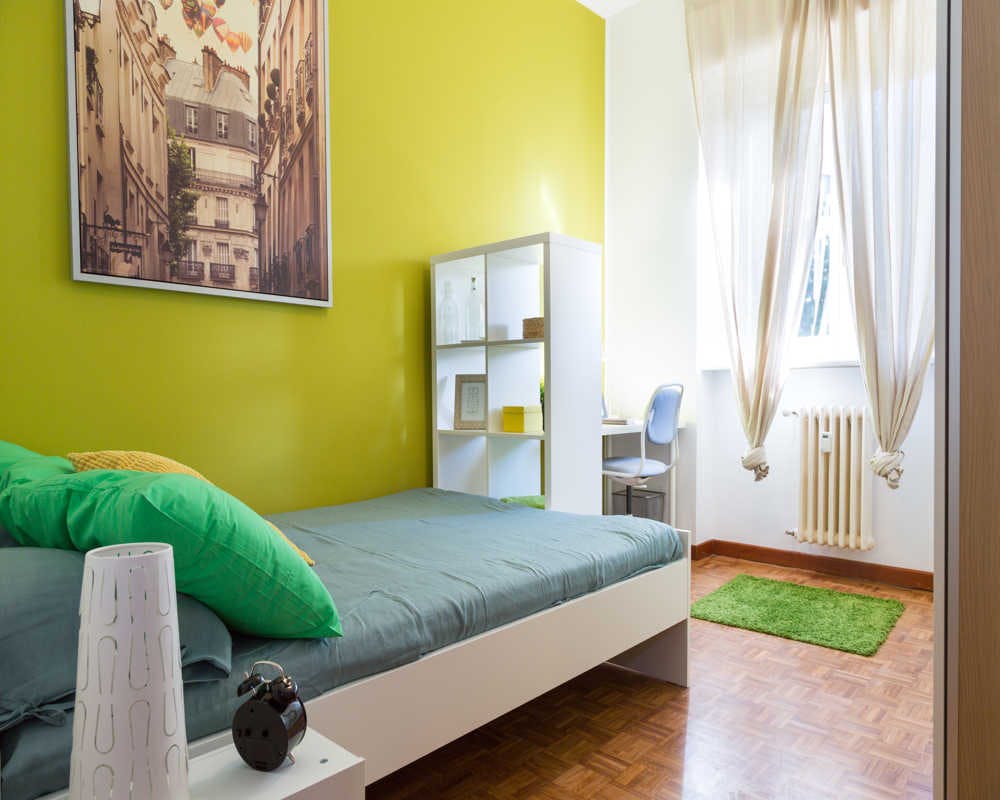 私人房间 正在以 €455 的月租出租，其位于 Cesano Boscone, Via dei Pioppi