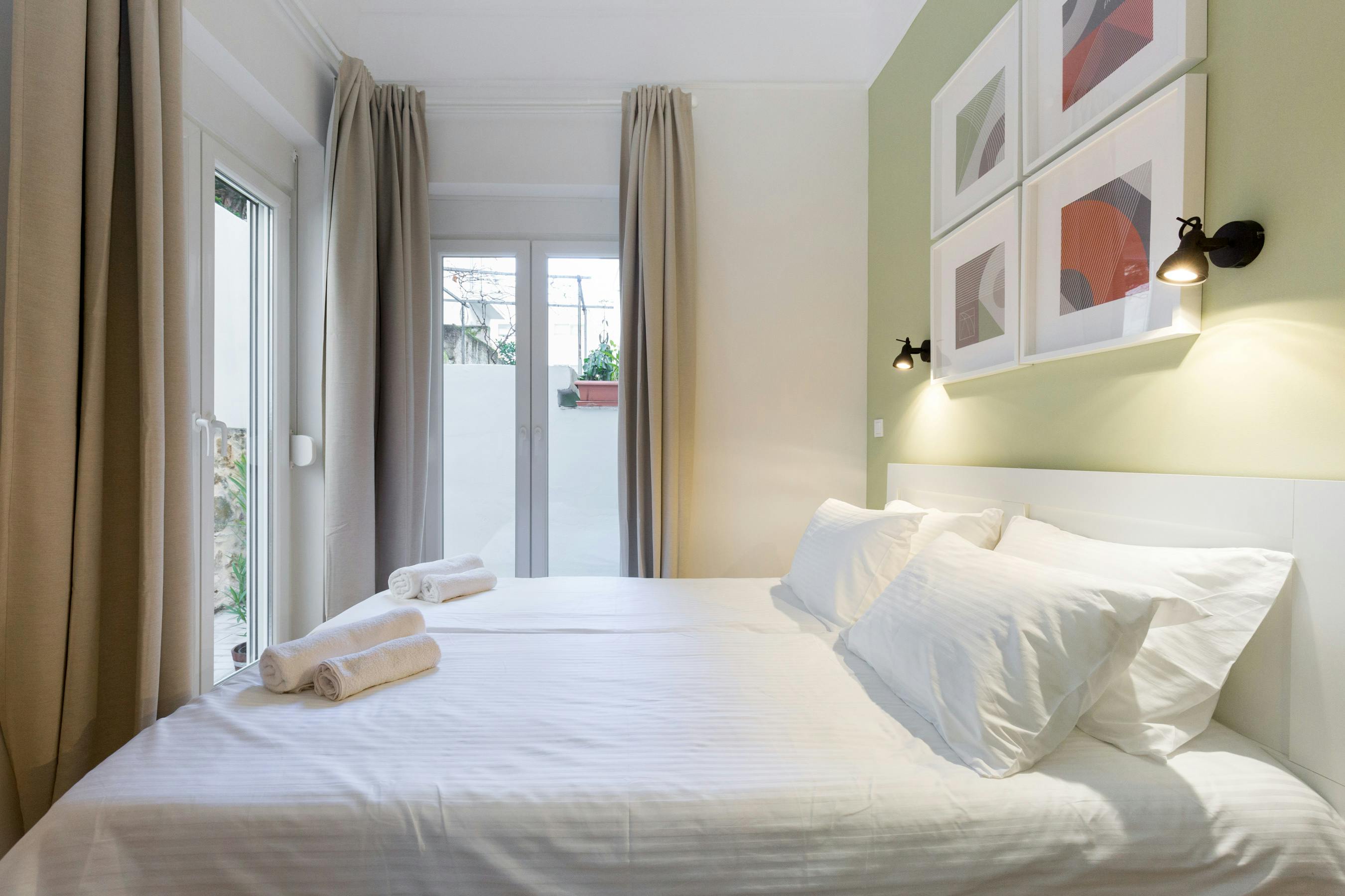 Dinostratou, Athina preview