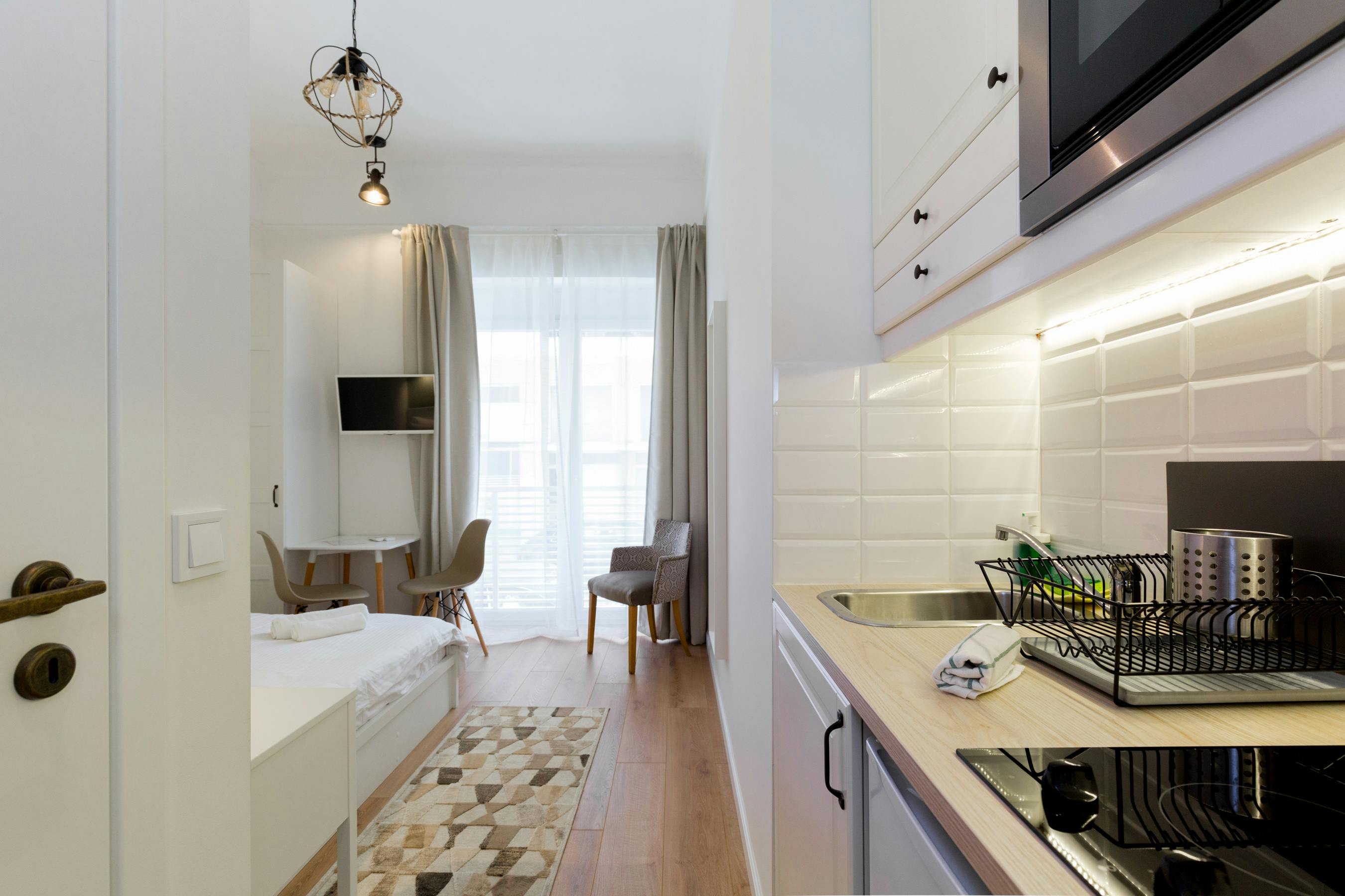 Dinostratou, Athina preview