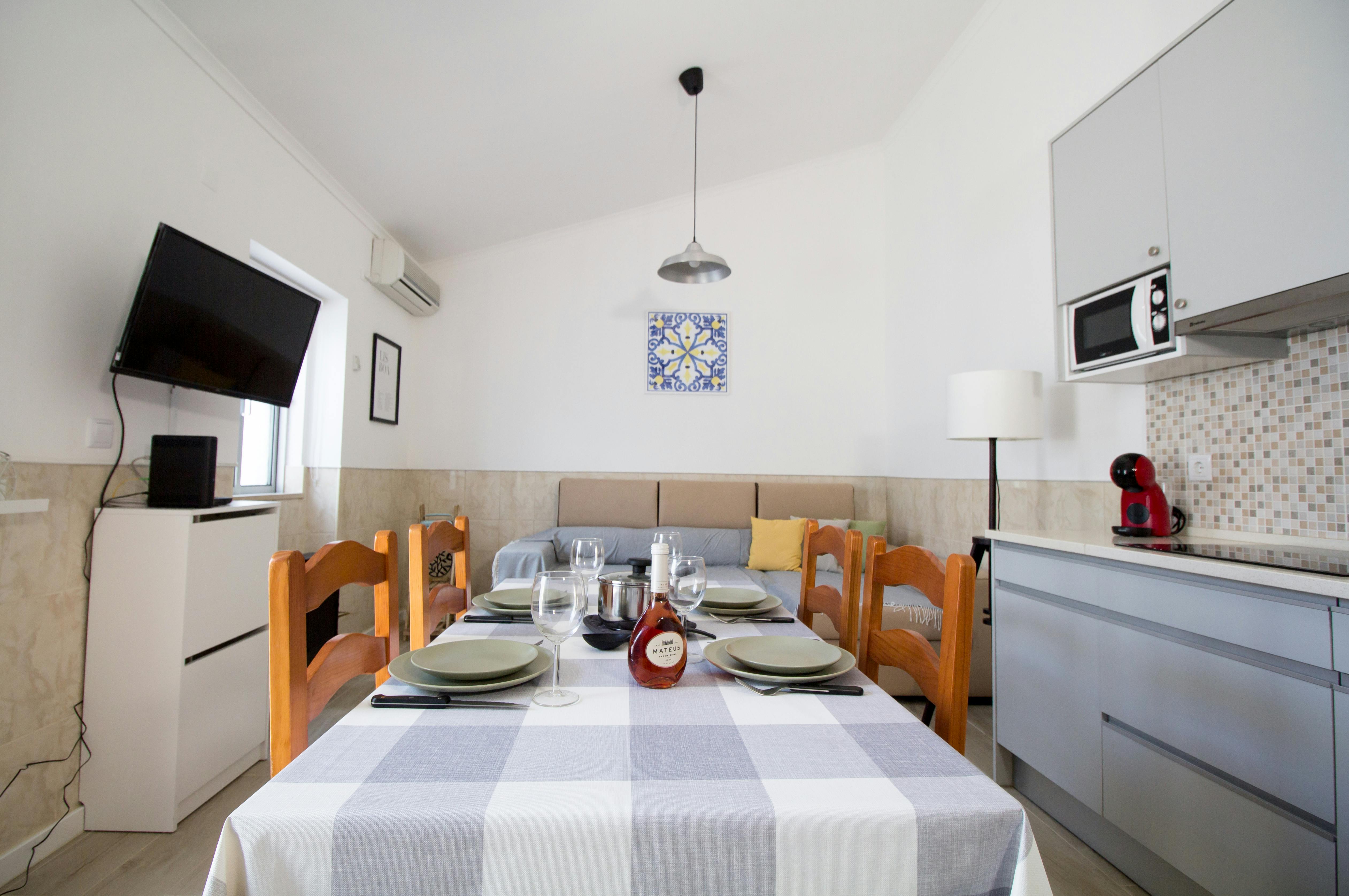 Hus att hyra för 800 € i månaden i Altura, Rua João de Deus