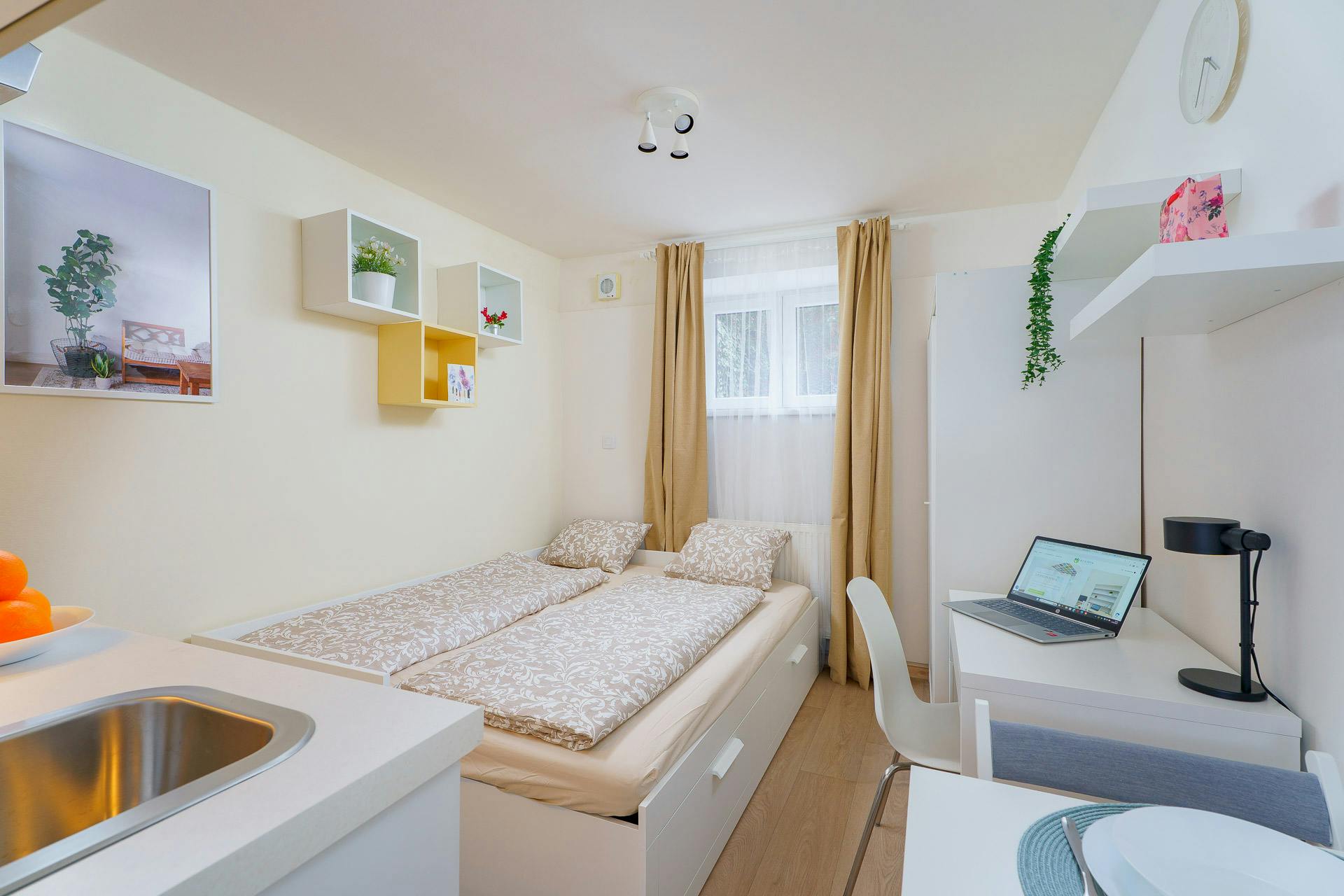 Studio for rent for CZK 24,900 per month in Hlavní město Praha, Čerčanská