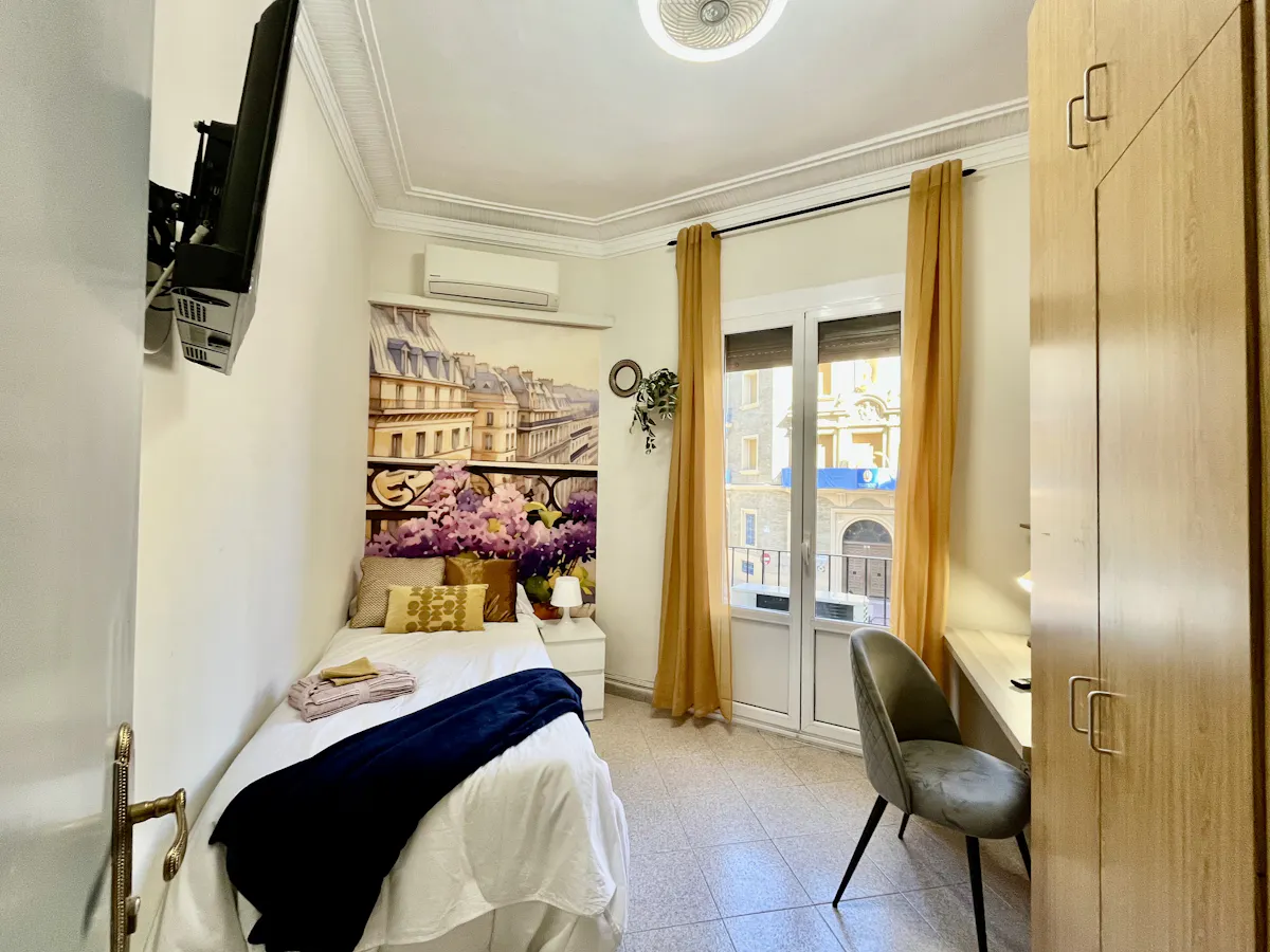 Private room in Calle de San Vicente de Paúl, Zaragoza (1597404) ROOM