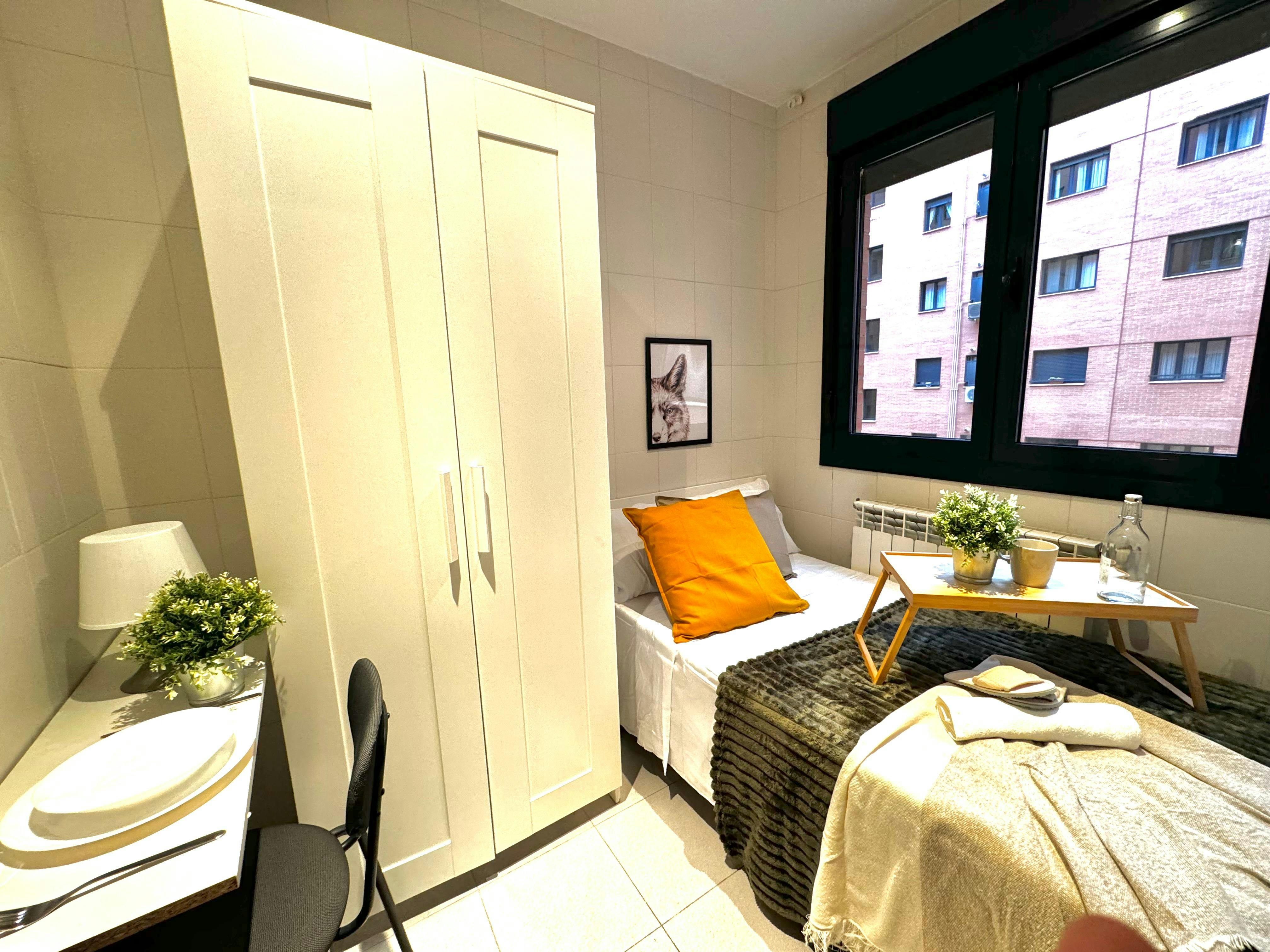 Приватна кімната за оренду для 350 EUR на місяць у Madrid, Calle de Vicente Blasco Ibáñez