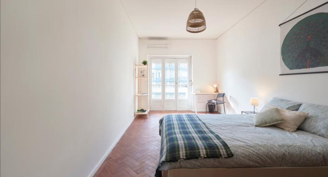 Private room for rent for €490 per month in Lisbon, Rua Tristão Vaz