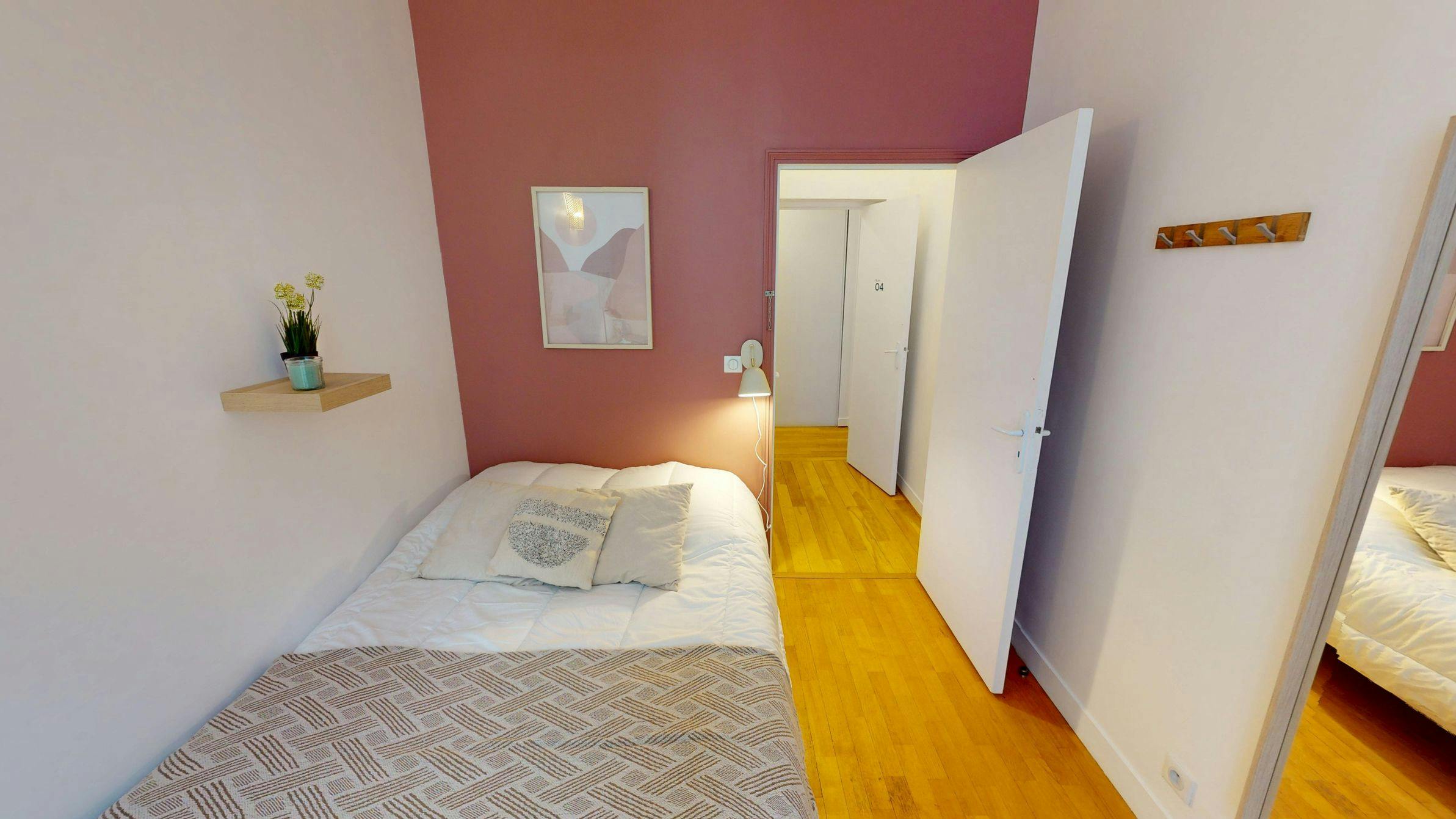 Single room Paris, 1 bed, 14m² — photo 1