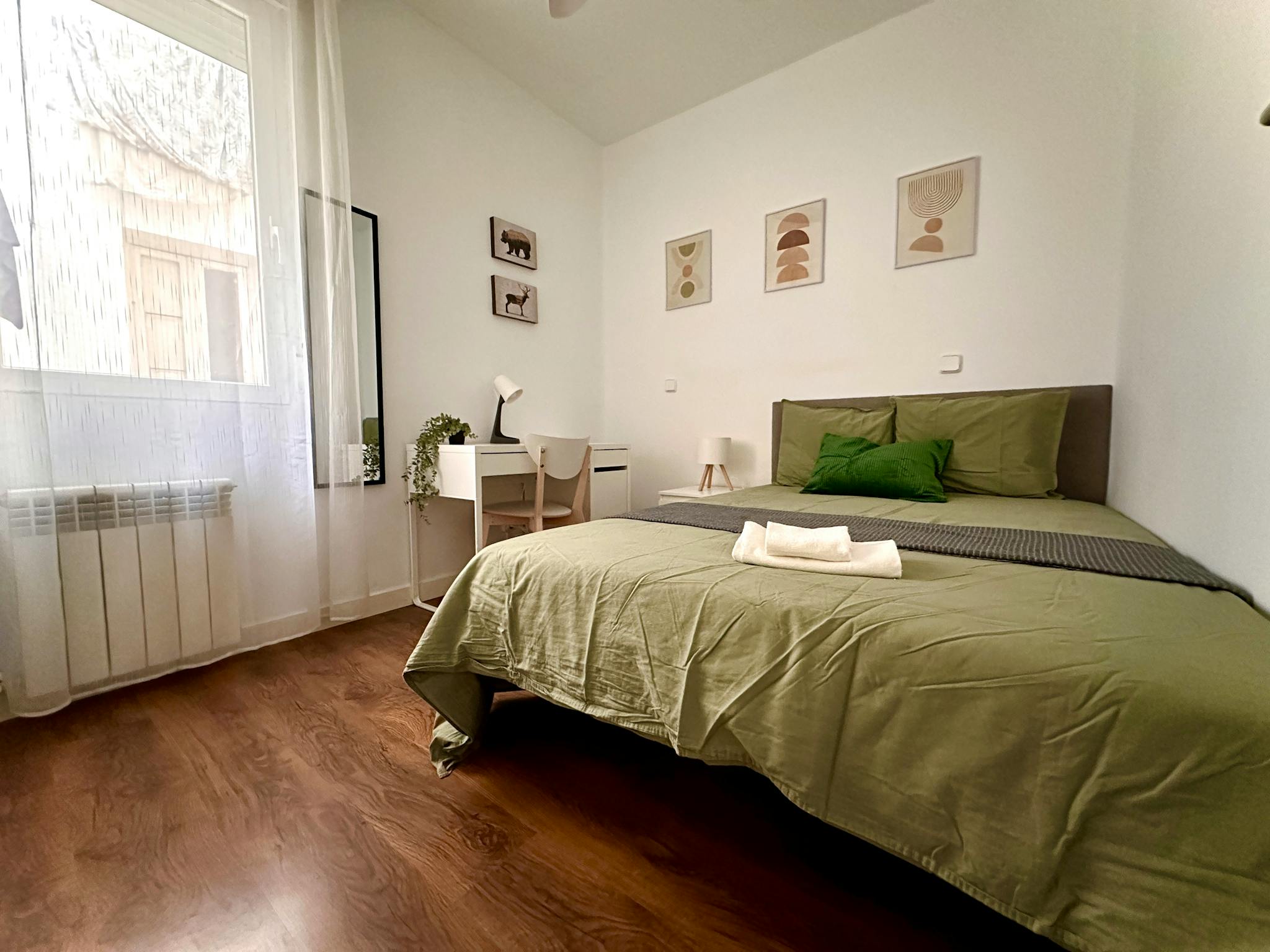 Calle de Caravaca, Madrid preview