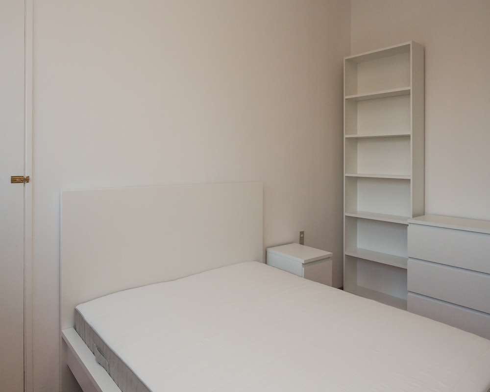 Via Vincenzo Giordano Orsini, Milan