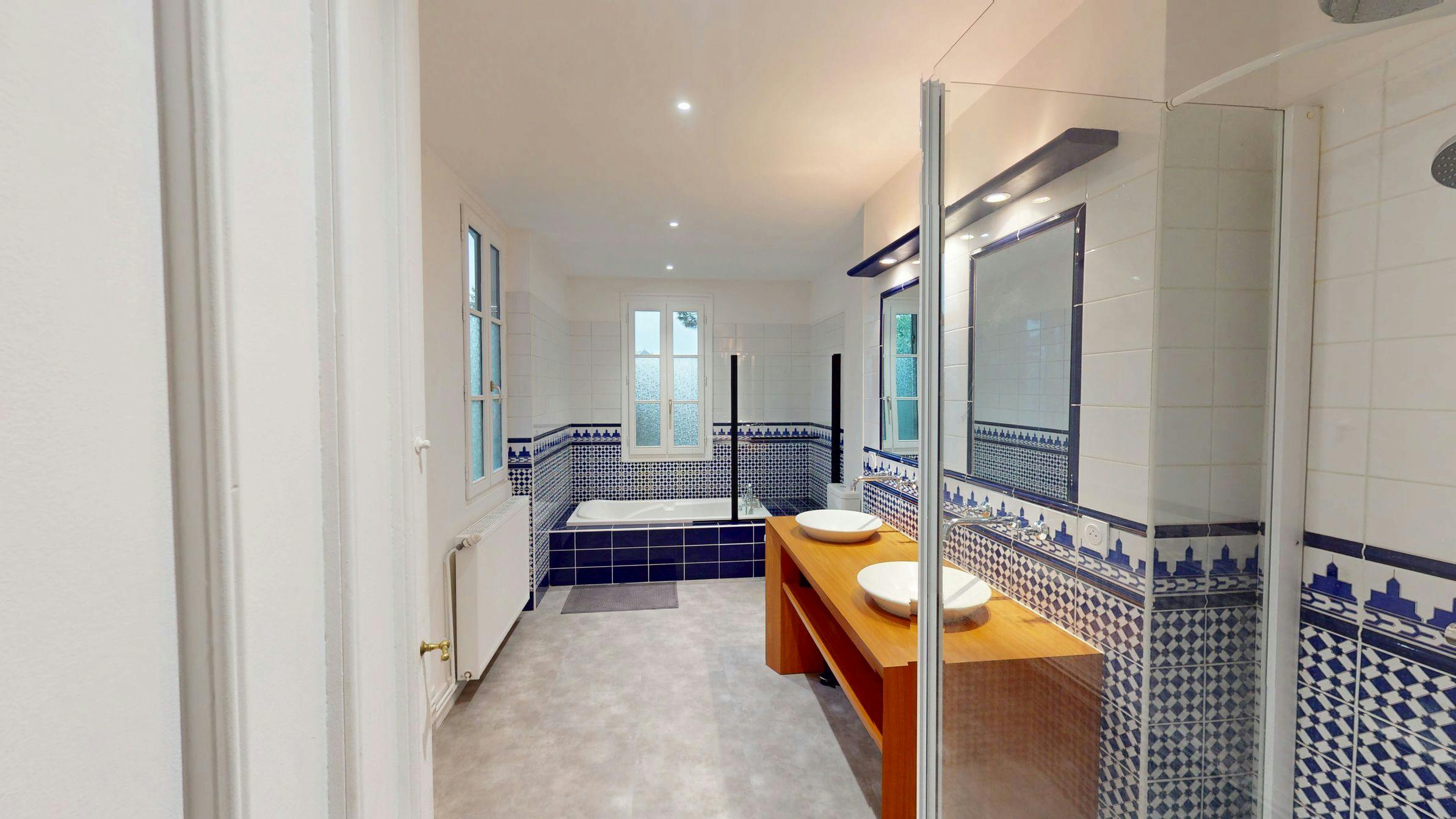 Apartment Bordeaux, 1 bed, 32m² — photo 1