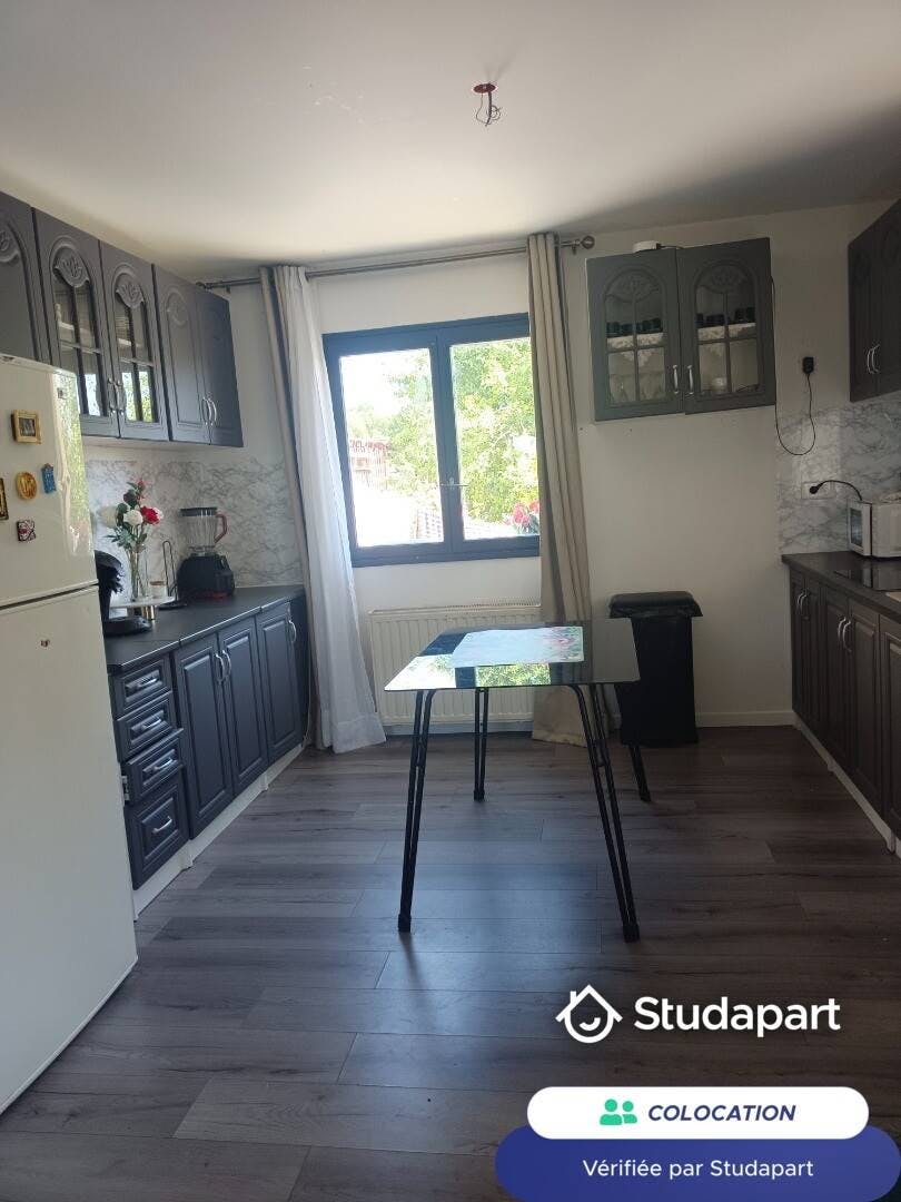 Private room for rent for €500 per month in Montreuil-aux-Lions, Rue de la Savoie