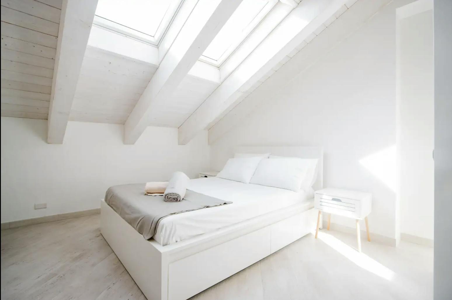 公寓 正在以 €1,850 的月租出租，其位于 Turin, Corso Francia