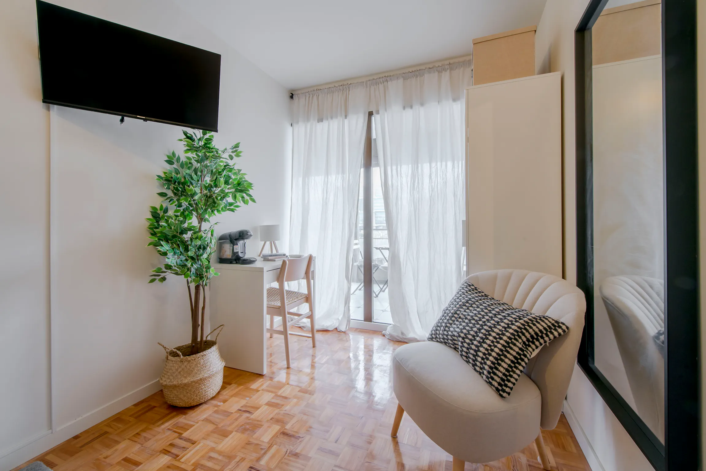 Private room in Avenida Brasilia, Madrid (1598539) ROOM 2