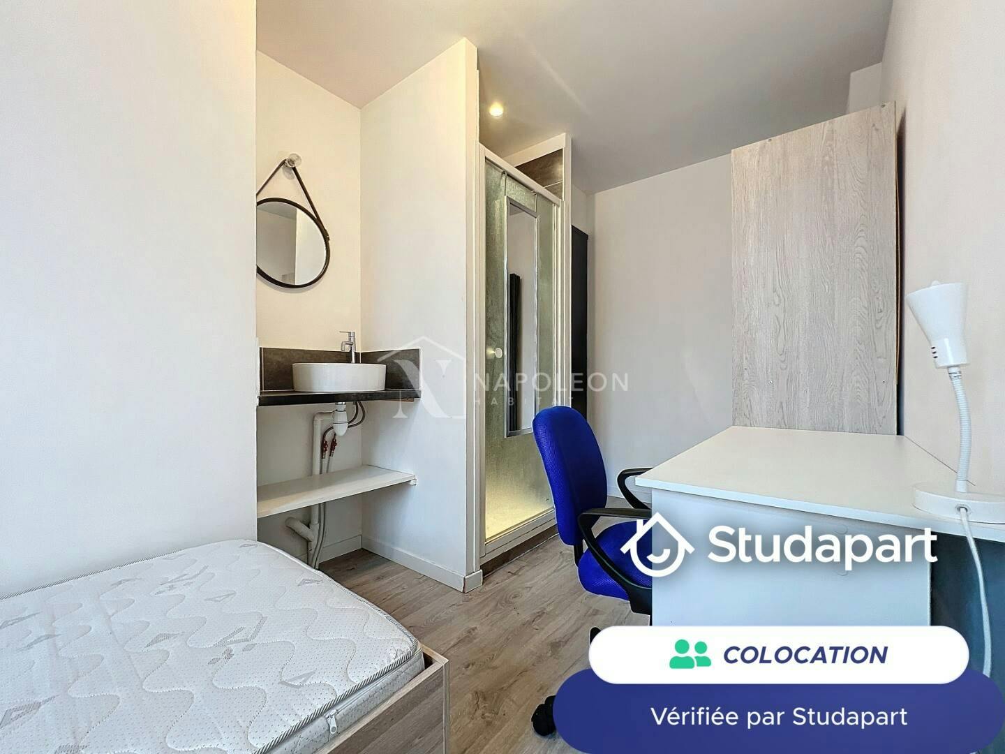 Private room for rent on Rue Delphin Petit, Lille - Vue 3