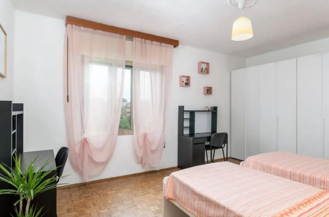 Shared room in Via Armando Diaz, Venice 1