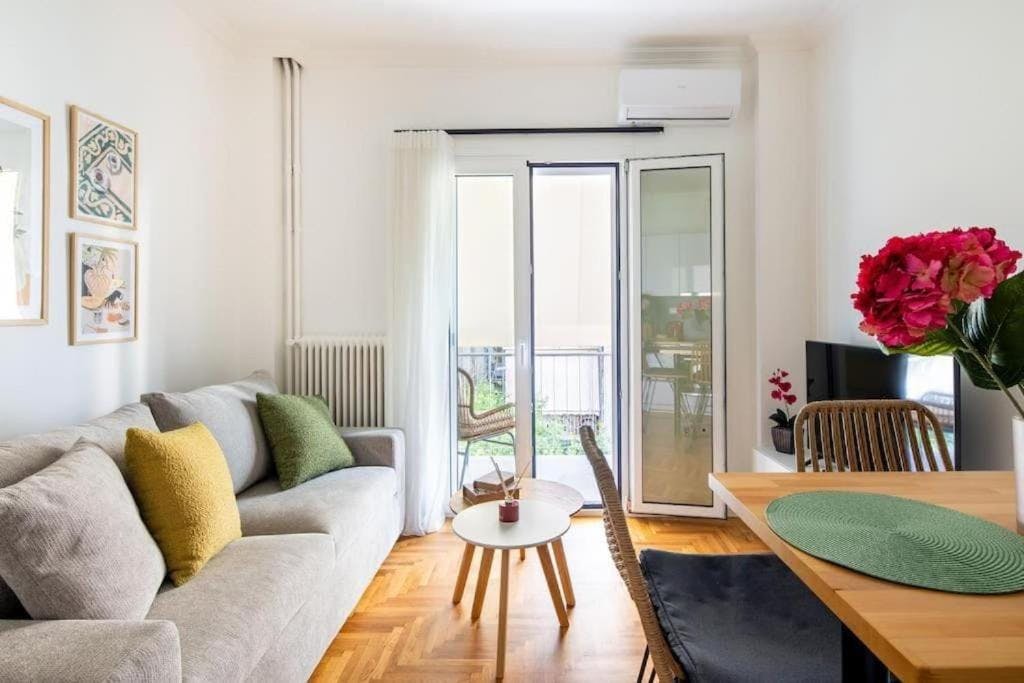 Квартира сдается в аренду за 1 200 € в месяц в Athina, Alketou