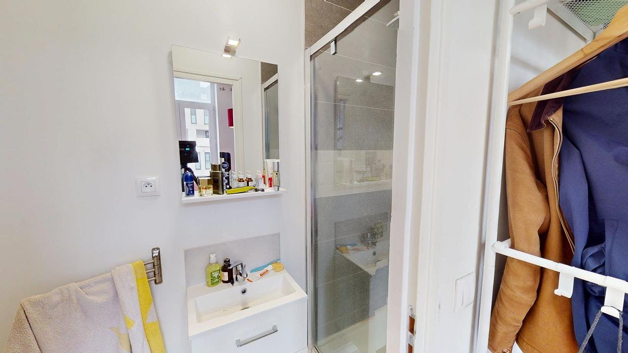 Private room for rent on Rue de Loos, Lille