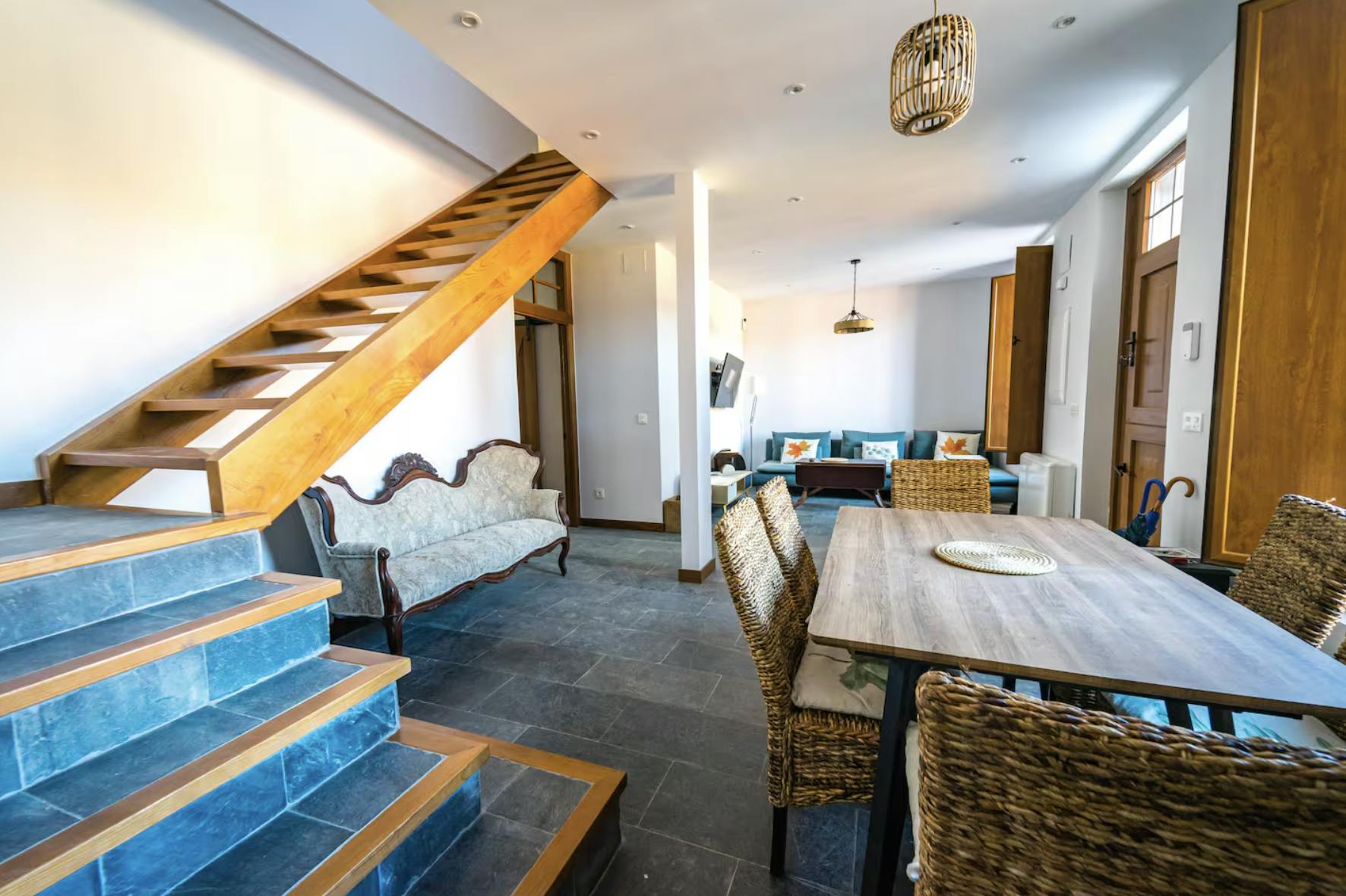 House for rent for €1,065 per month in San Claudio, Carretera de la Estación