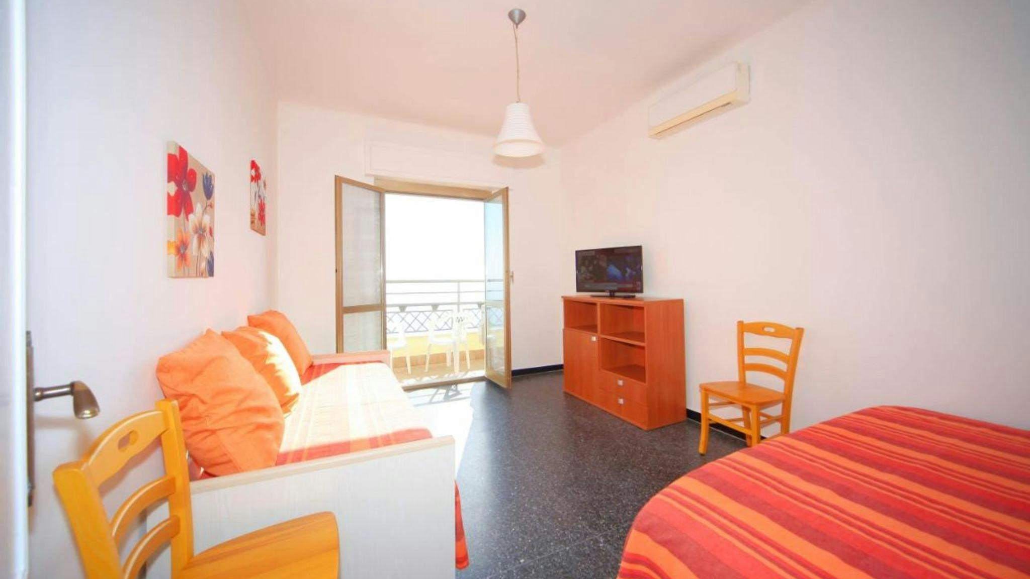 Apartment for rent for €1 per month in Borghetto Santo Spirito, Via Lungomare Matteotti