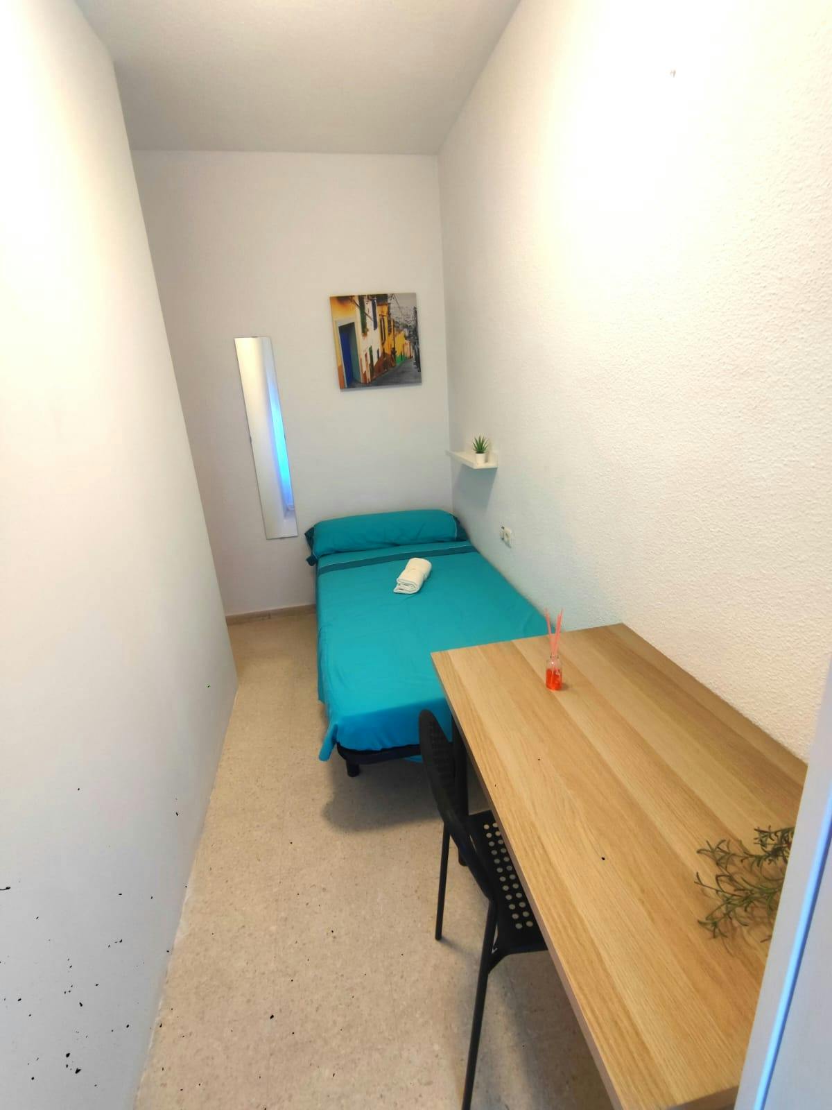 Apartment Granada, 1 bed, 9m² — photo 1