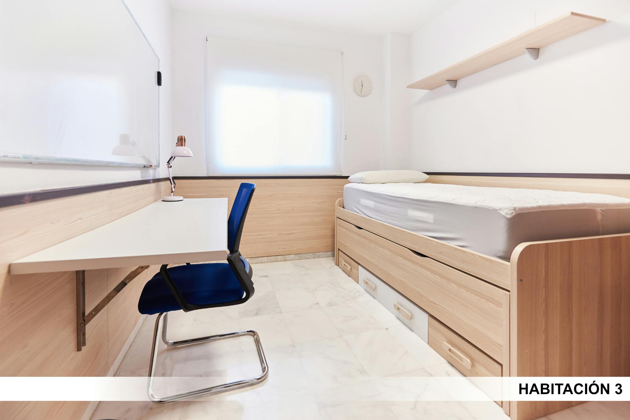 Private room for rent for €520 per month in Sevilla, Carretera Su Eminencia