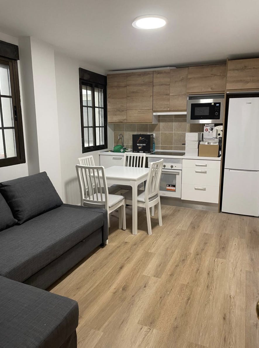 Apartment for rent for €785 per month in Viveiro, Rúa Lavandeiras